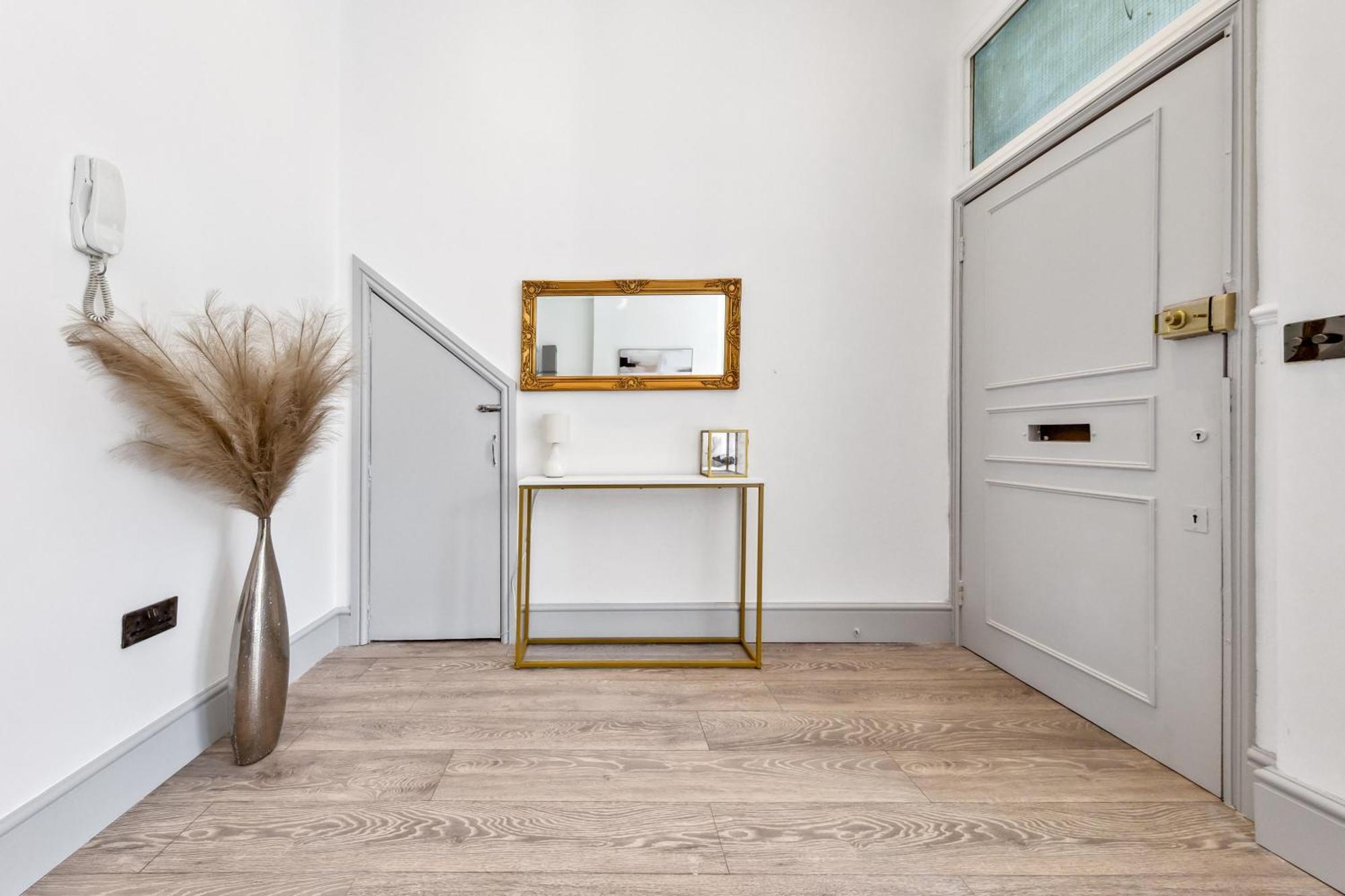 Appartement Minimalist Luxe 2br Designer Retreat In Prime Kensington For 6 Next To Station Harrods Londen