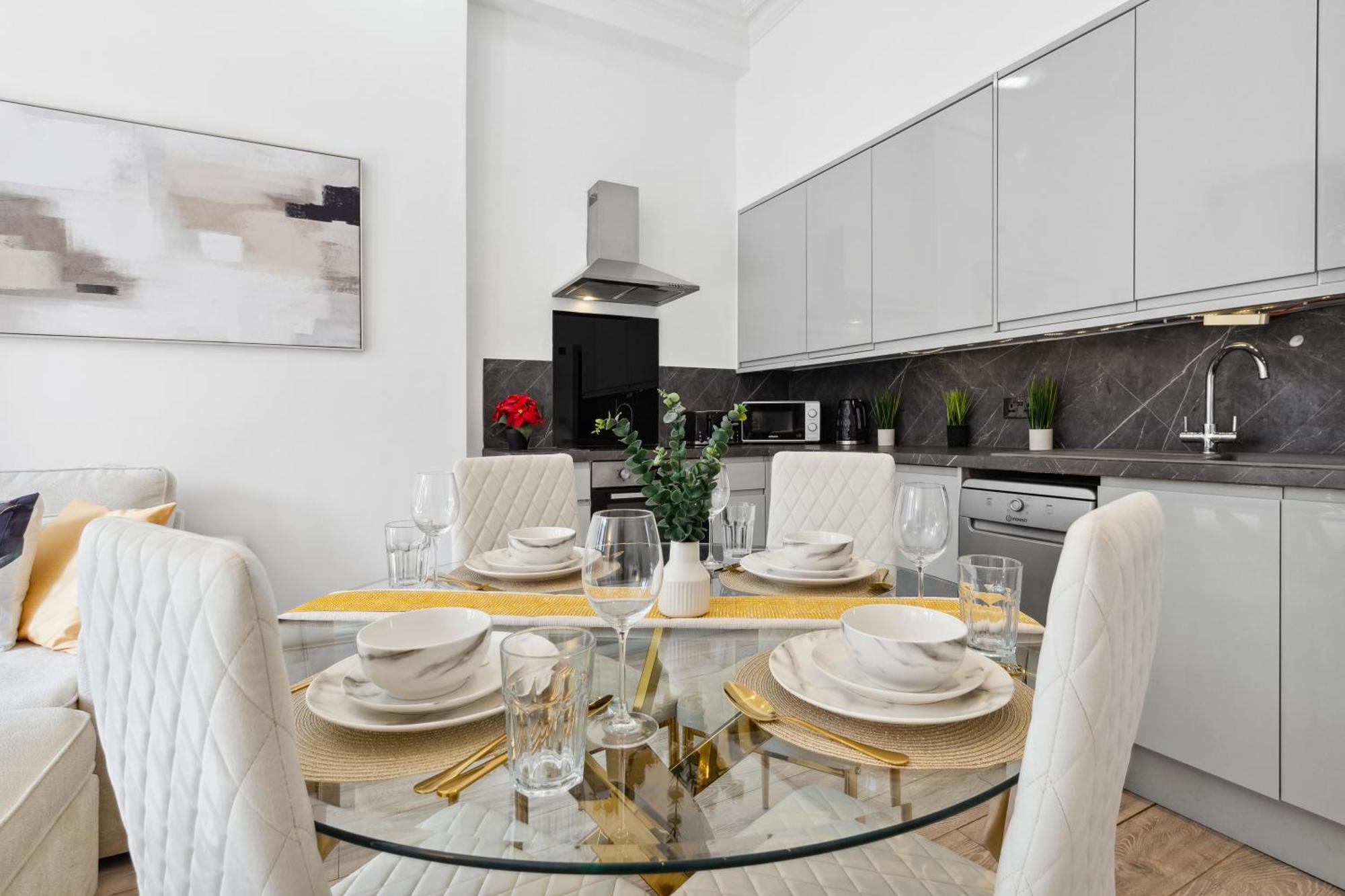 Minimalist Luxe 2br Designer Retreat In Prime Kensington For 6 Next To Station Harrods * Londen