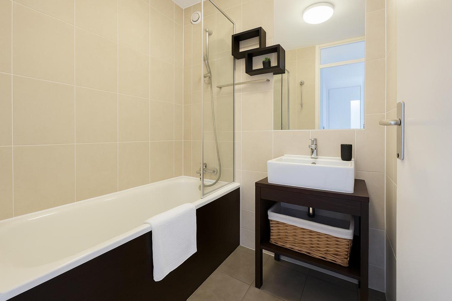 Bright Flat - 10 Mins To Bridge & The Shard Apartment *