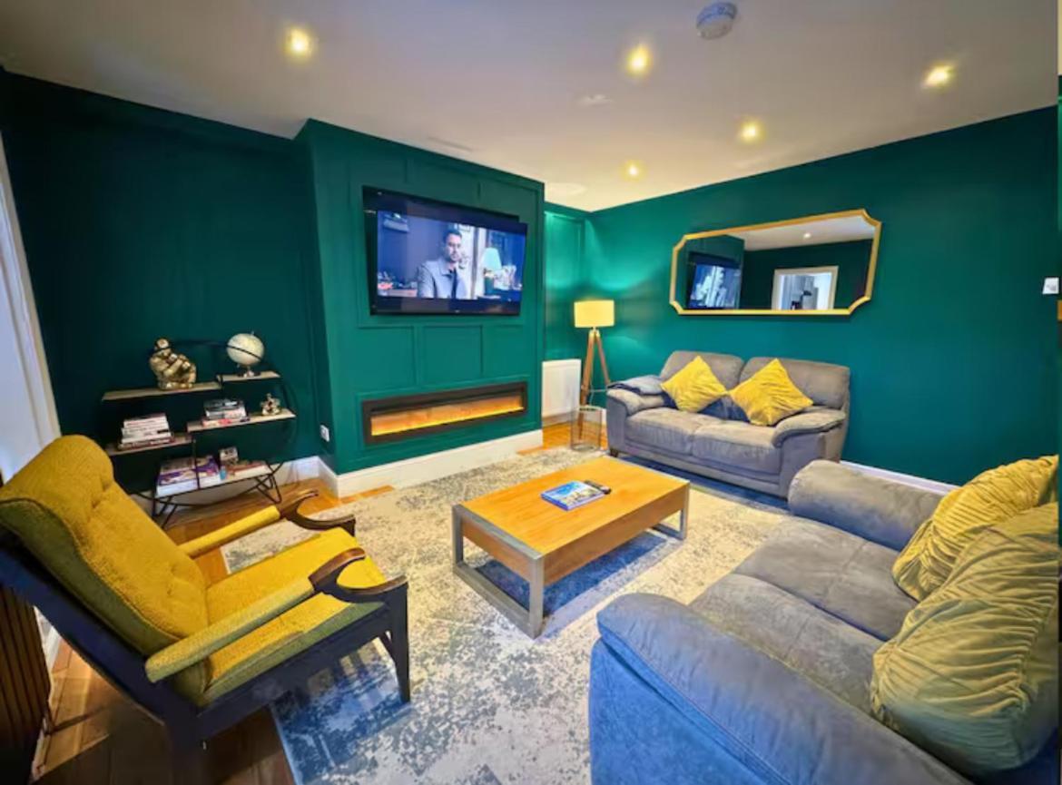 Holiday home Quiet Garden Escape 3 Beds And Hot Tub Bliss London