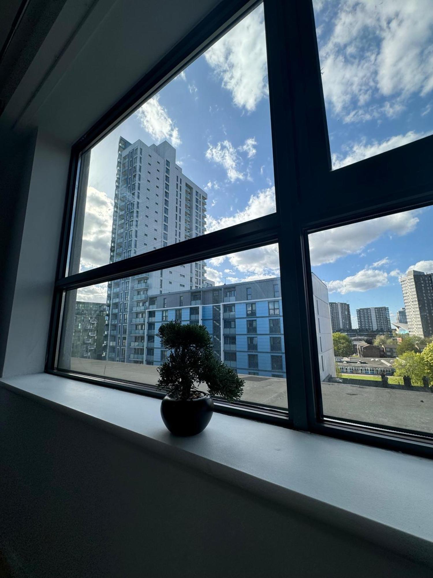 Apartment Magnificent Luxurious For 6ppl In Stratford - 6mins Walk To Stratford Station *