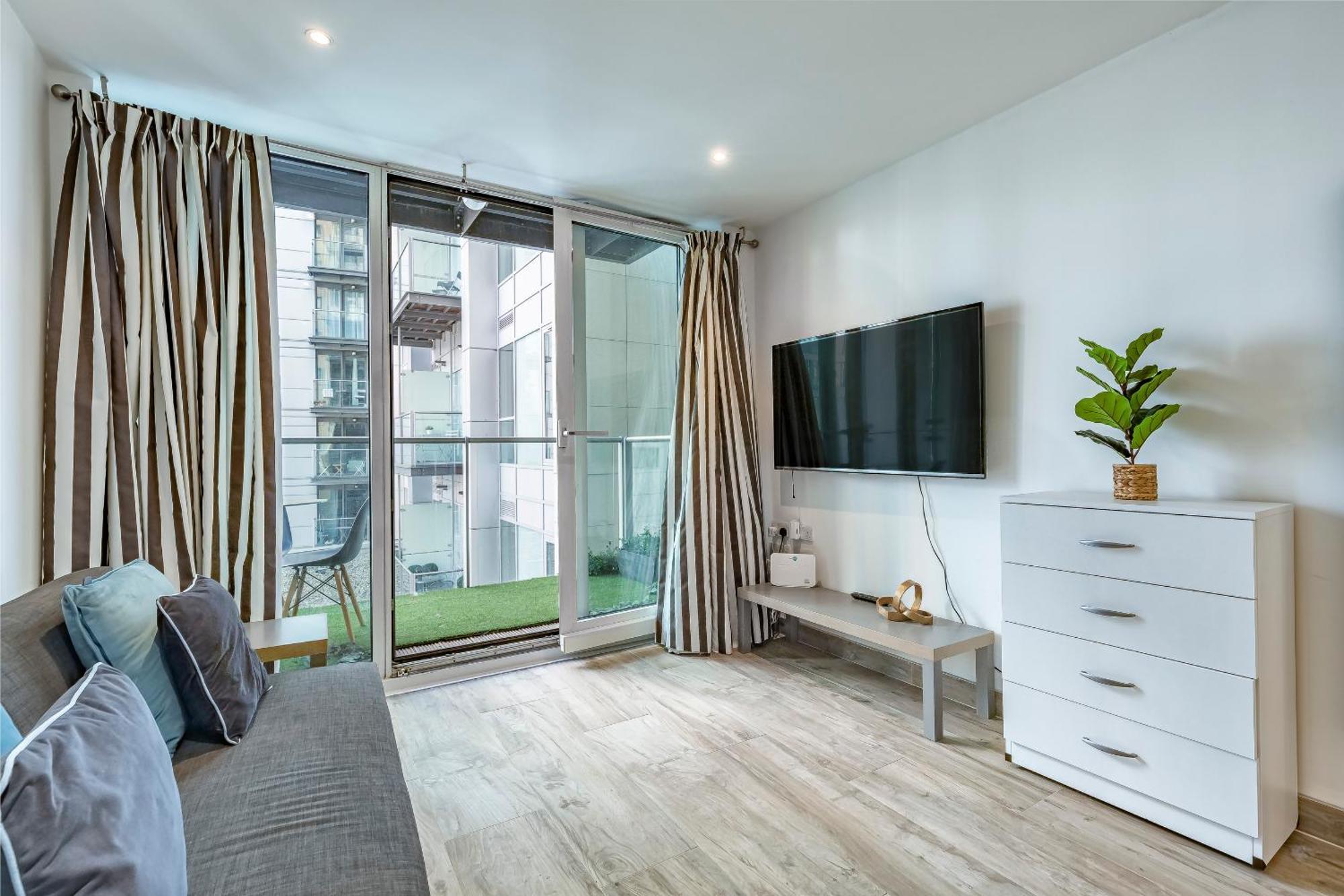 Cozy 1 Bedroom For 3 People Apartment *
