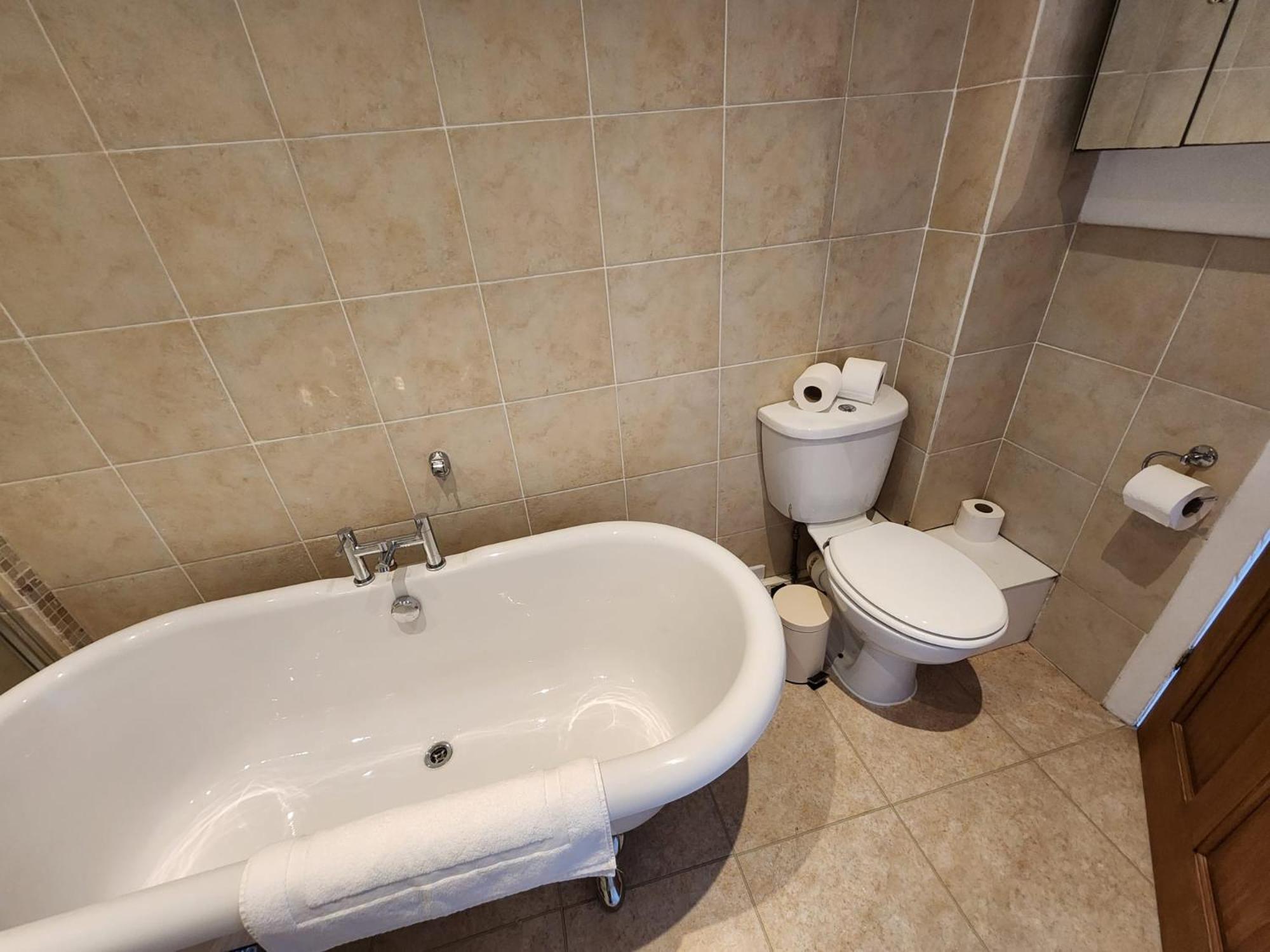 Modern Flat Near Wandsworth - 2 Min To Earlsfield Station * London