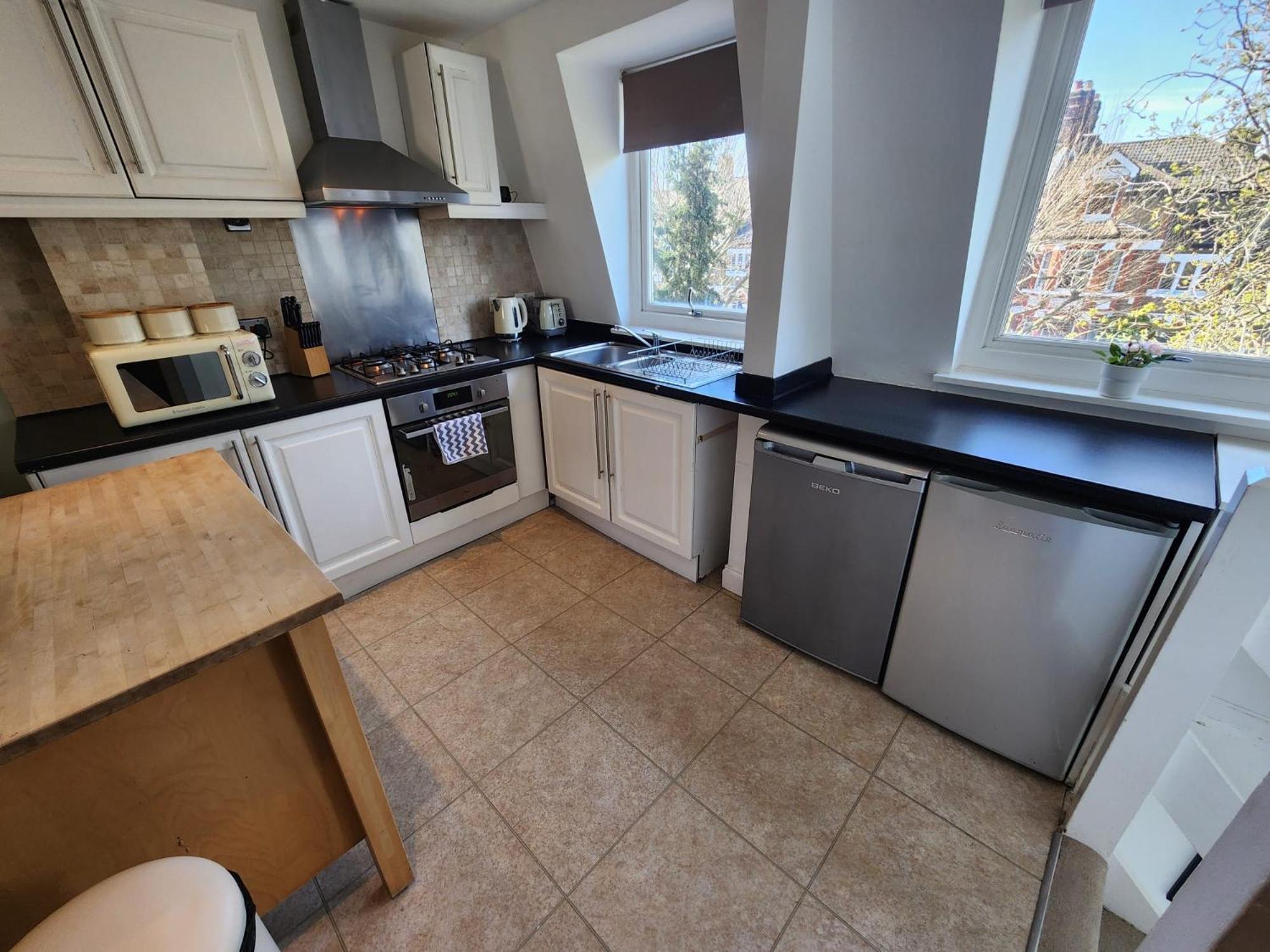 Modern Flat Near Wandsworth - 2 Min To Earlsfield Station Apartment *