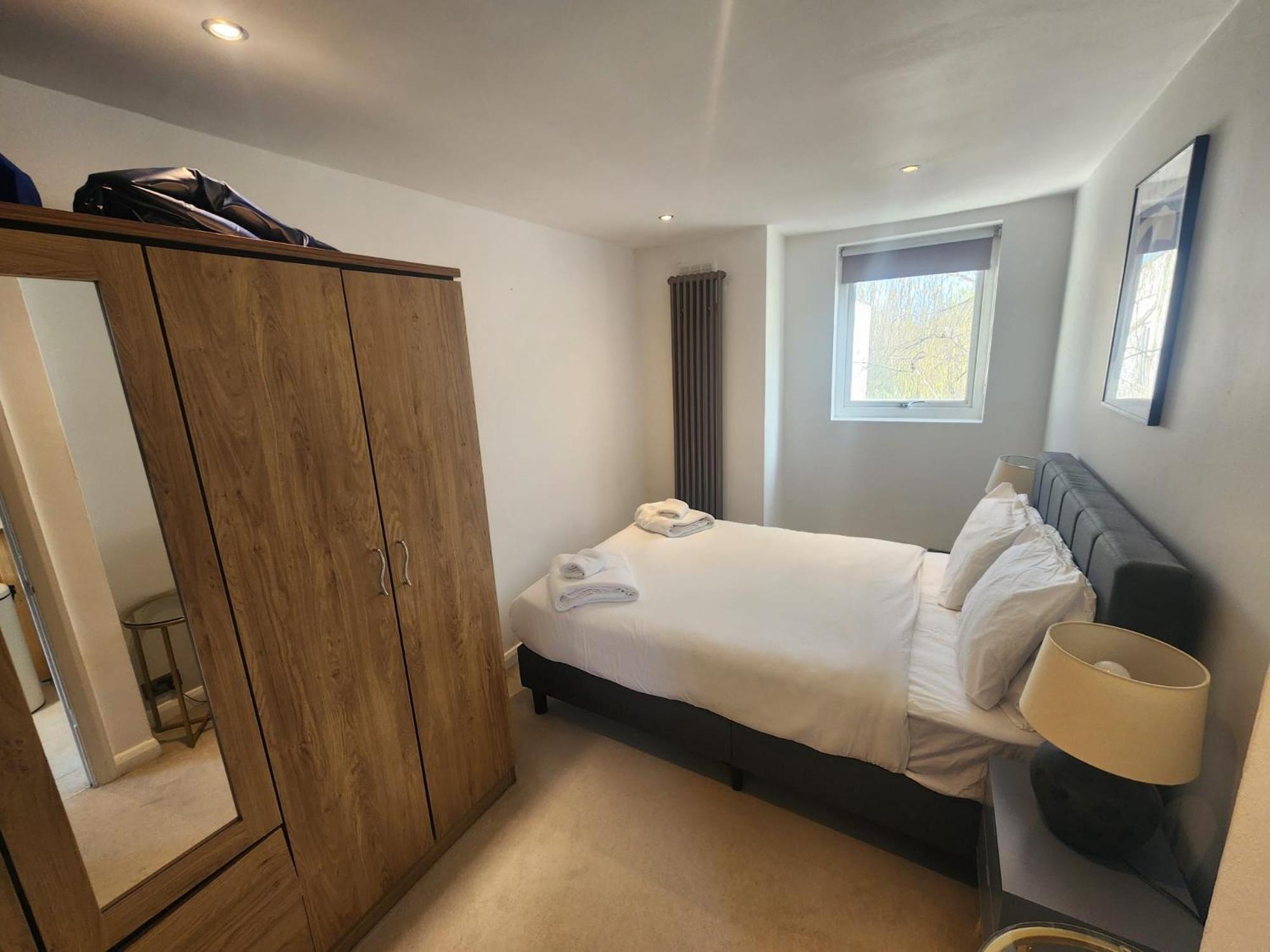 Modern Flat Near Wandsworth - 2 Min To Earlsfield Station Apartment