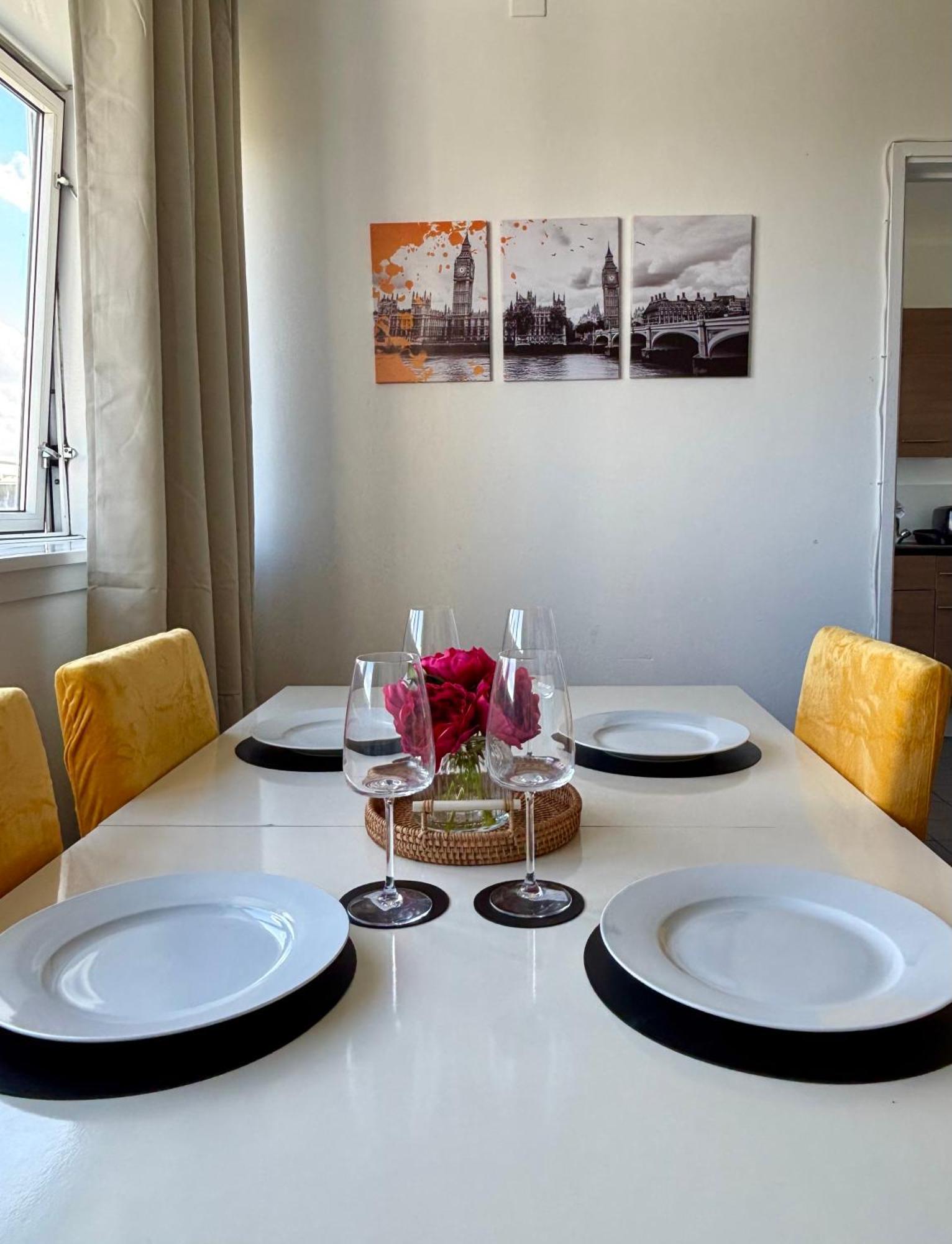 Stylish 2-bed Retreat Steps From Emirates Stadium Appartement