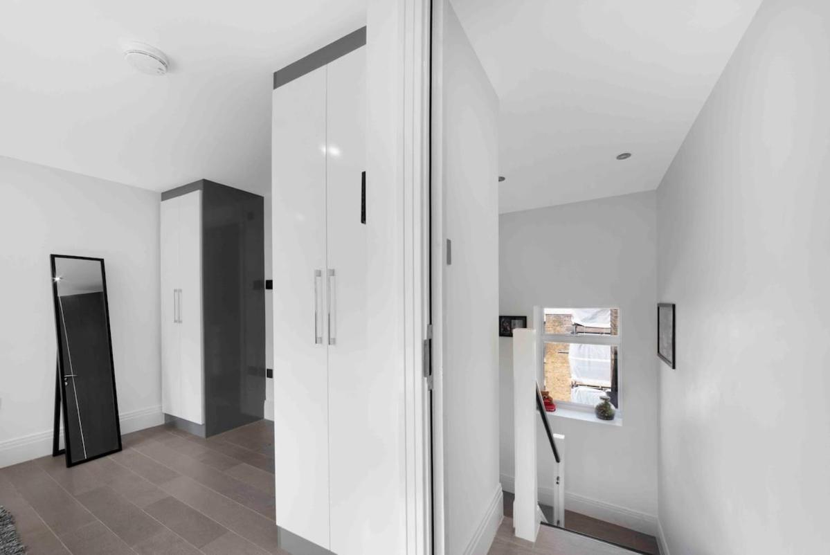 Luxury Covent Garden Duplex Floors 1 Bed 4pl London