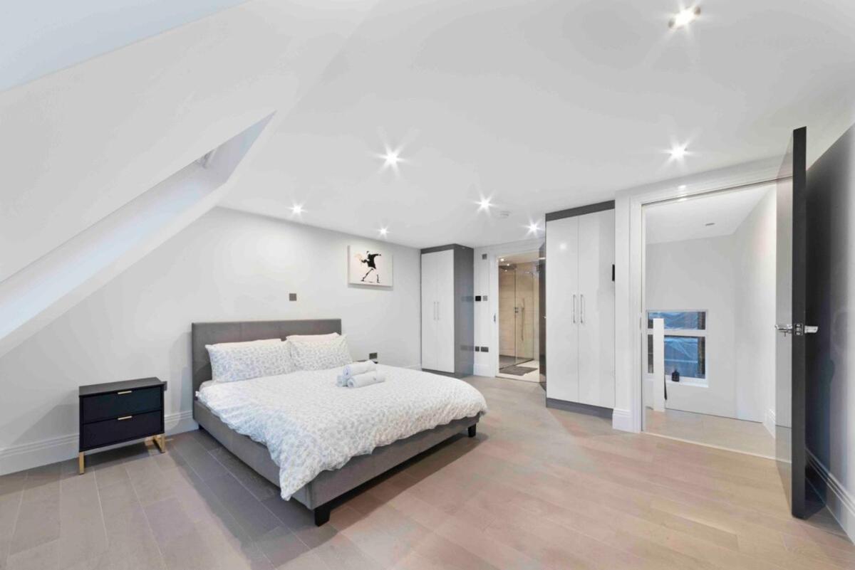 Luxury Covent Garden Duplex Floors 1 Bed 4pl Apartment