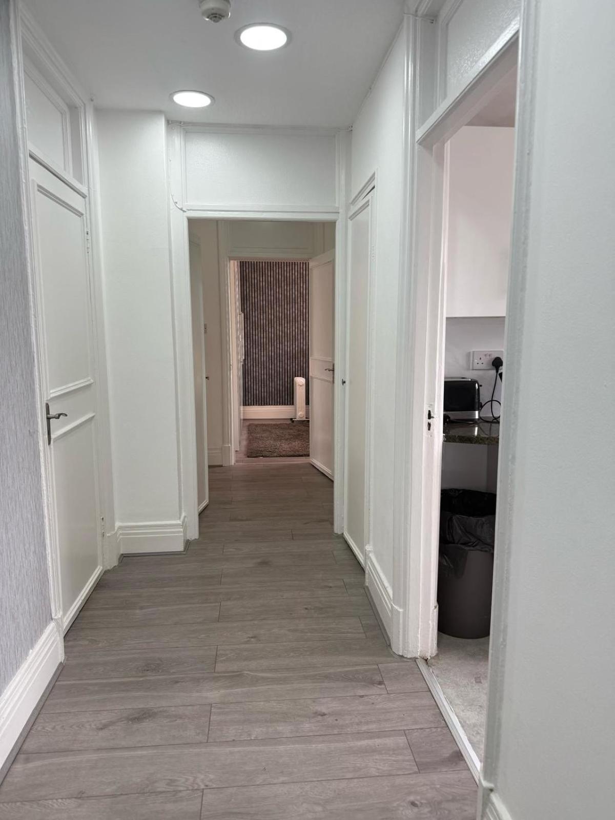 17gm-stylish 2 Bed Flat In Edgware Road London