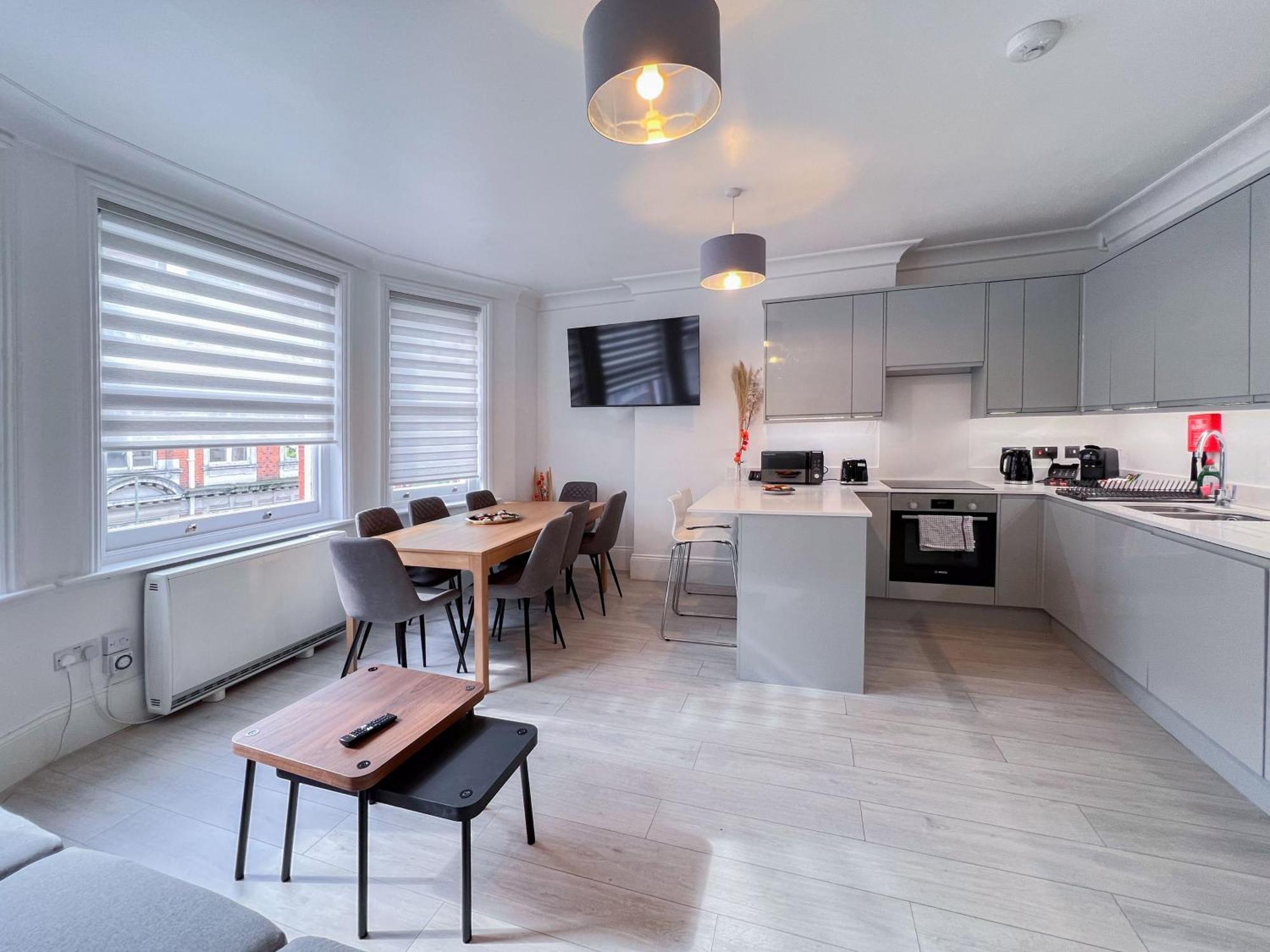 3-bed In The Heart Of Fitzrovia * Londen