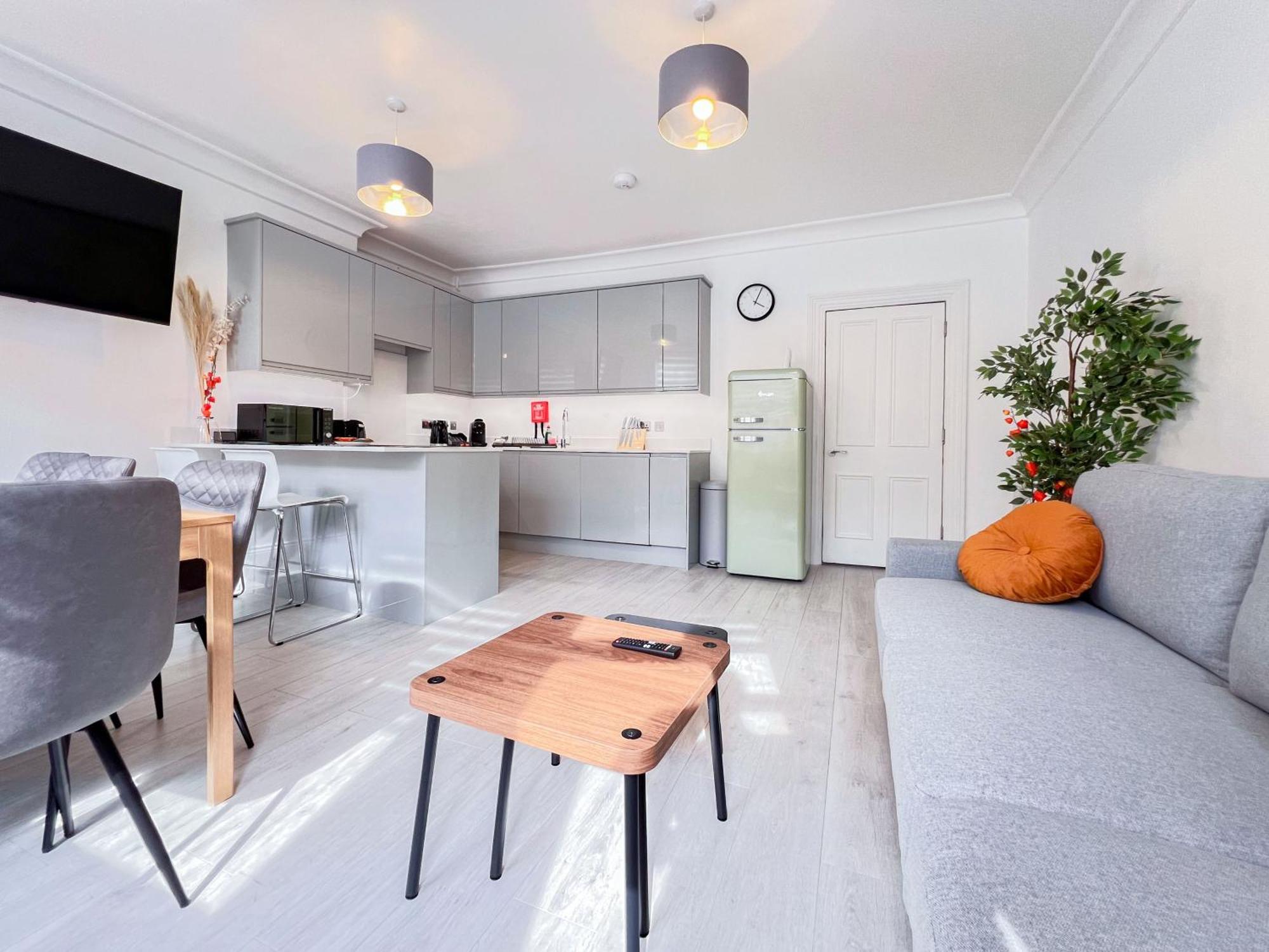 3-bed In The Heart Of Fitzrovia * Londen