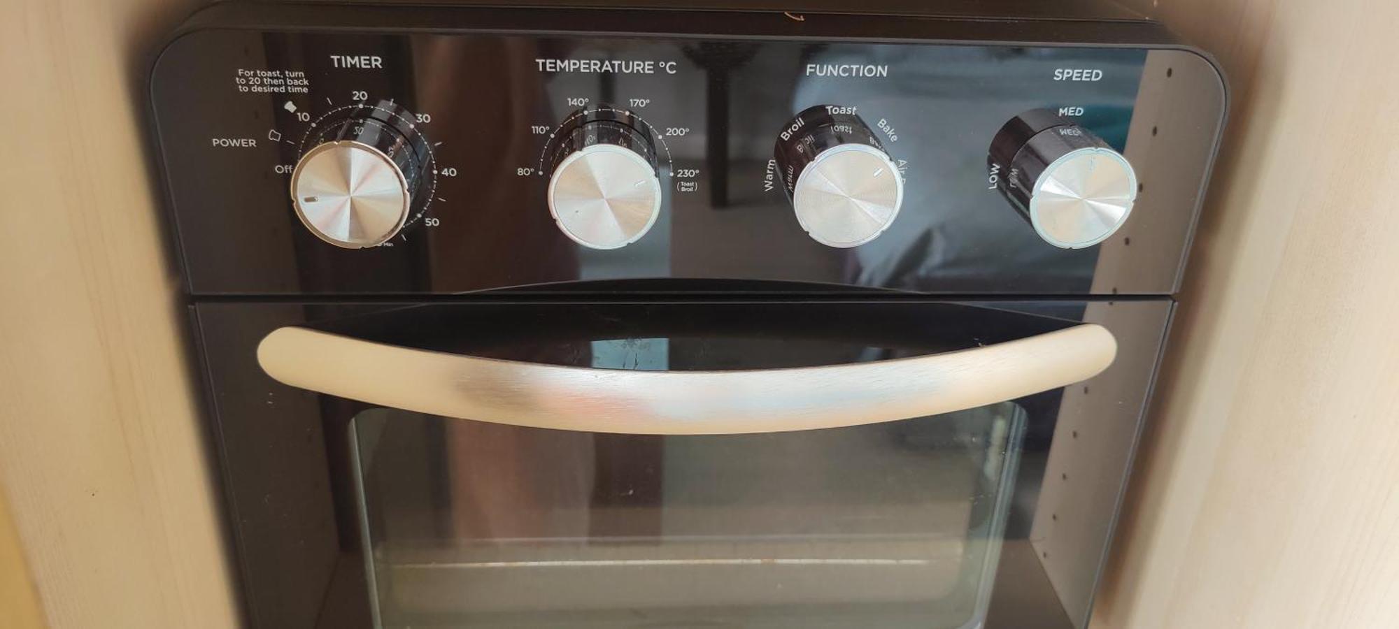 With Jacuzzi Bath, Ground Floor, Excellent Transport Connections Apartment London