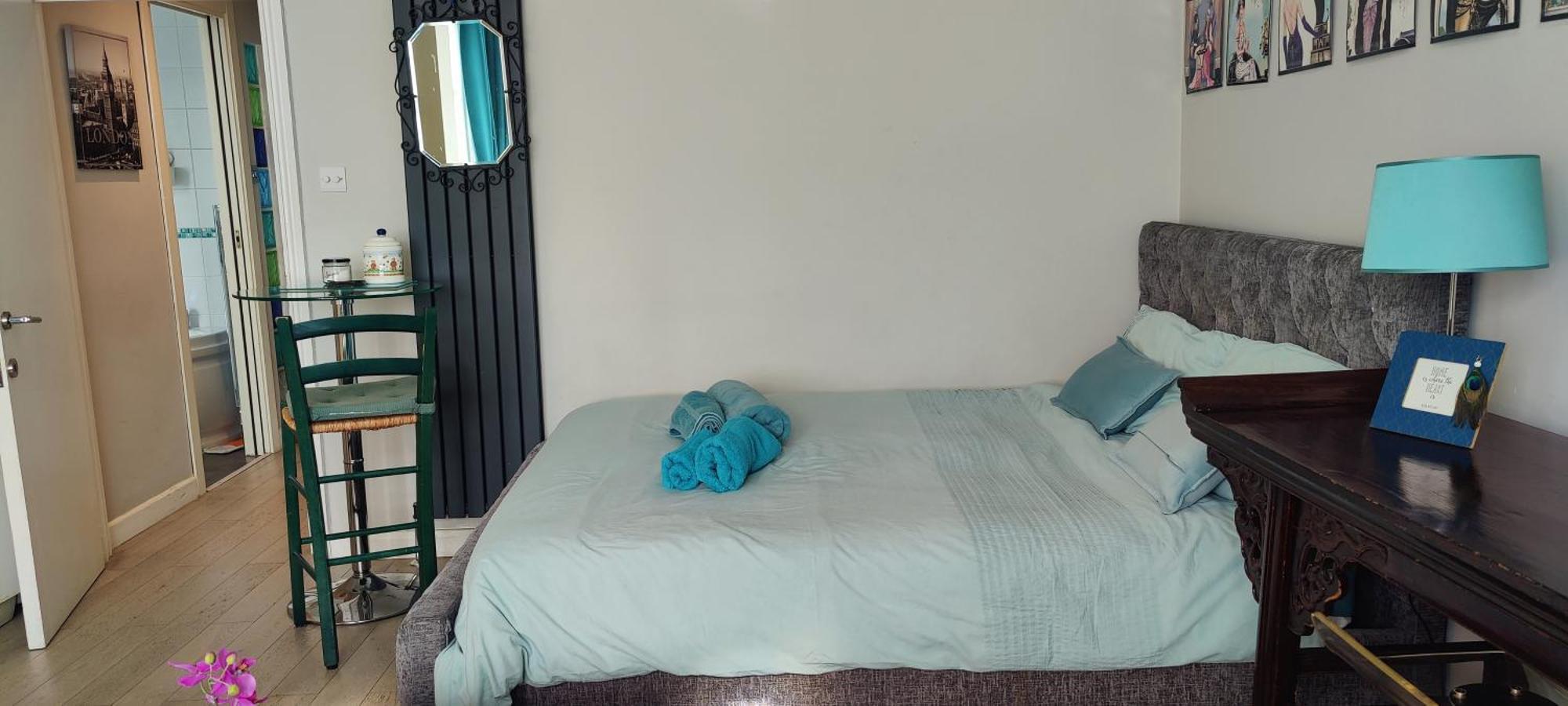 Apartment With Jacuzzi Bath, Ground Floor, Excellent Transport Connections *