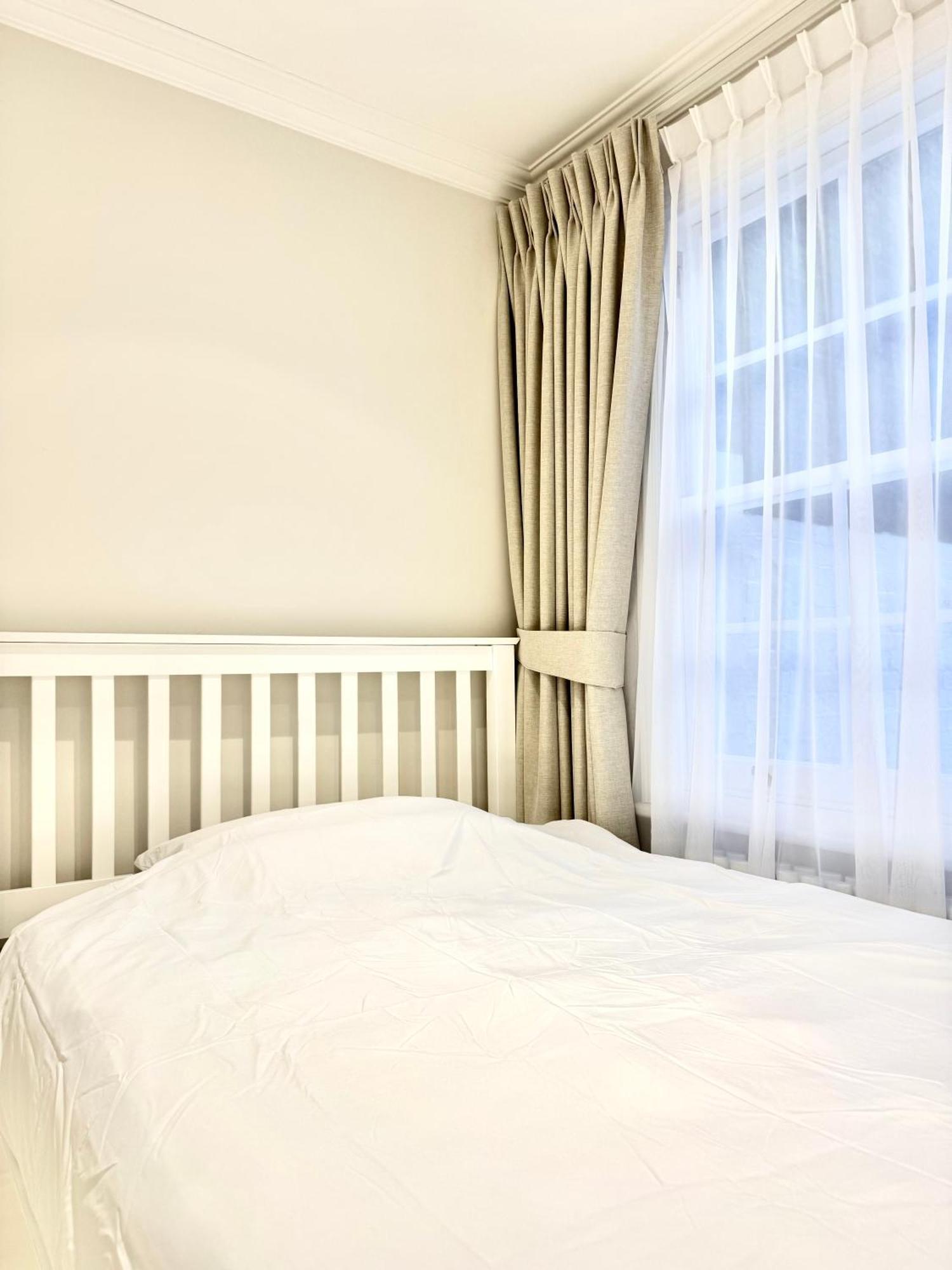 Apartment Stunning 2-bed, 2-bath In London