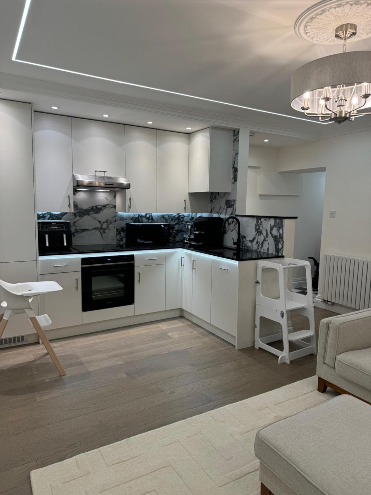 Apartment Stunning 2-bed, 2-bath In *