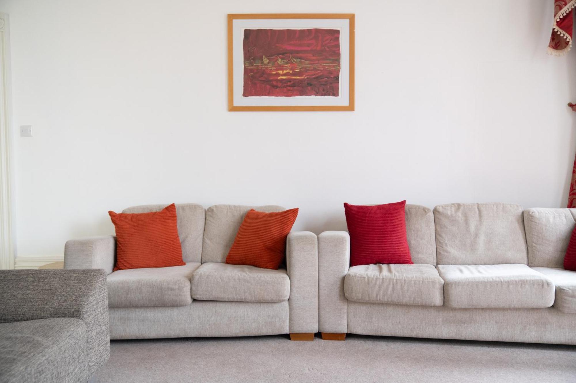 Apartment Larger Groups Close To O2 Arena Excel Canary Wharf With Wifi And Parking Within Mins Walk To Drl & Jubilee Line