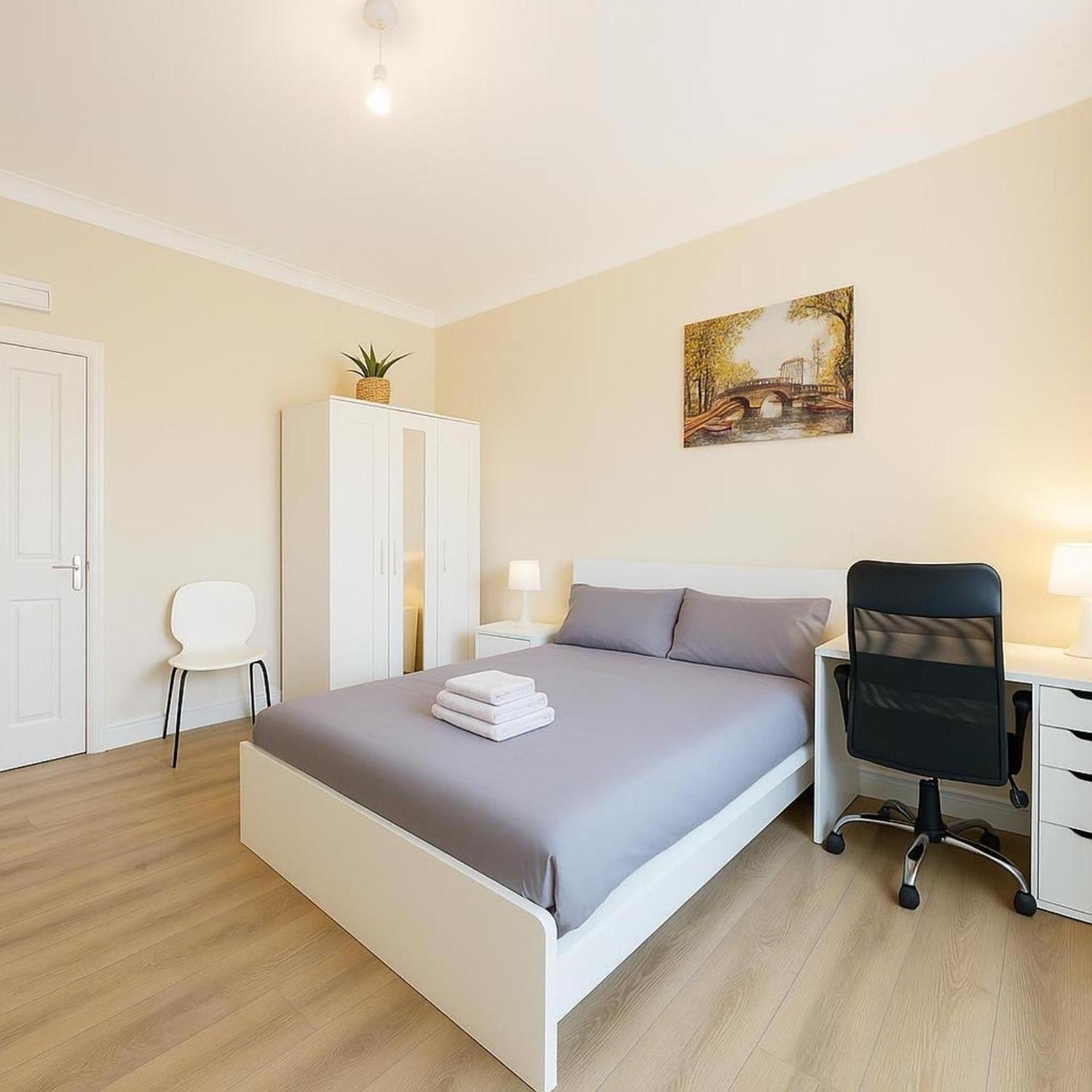 Apartment Chic In Prime Location *