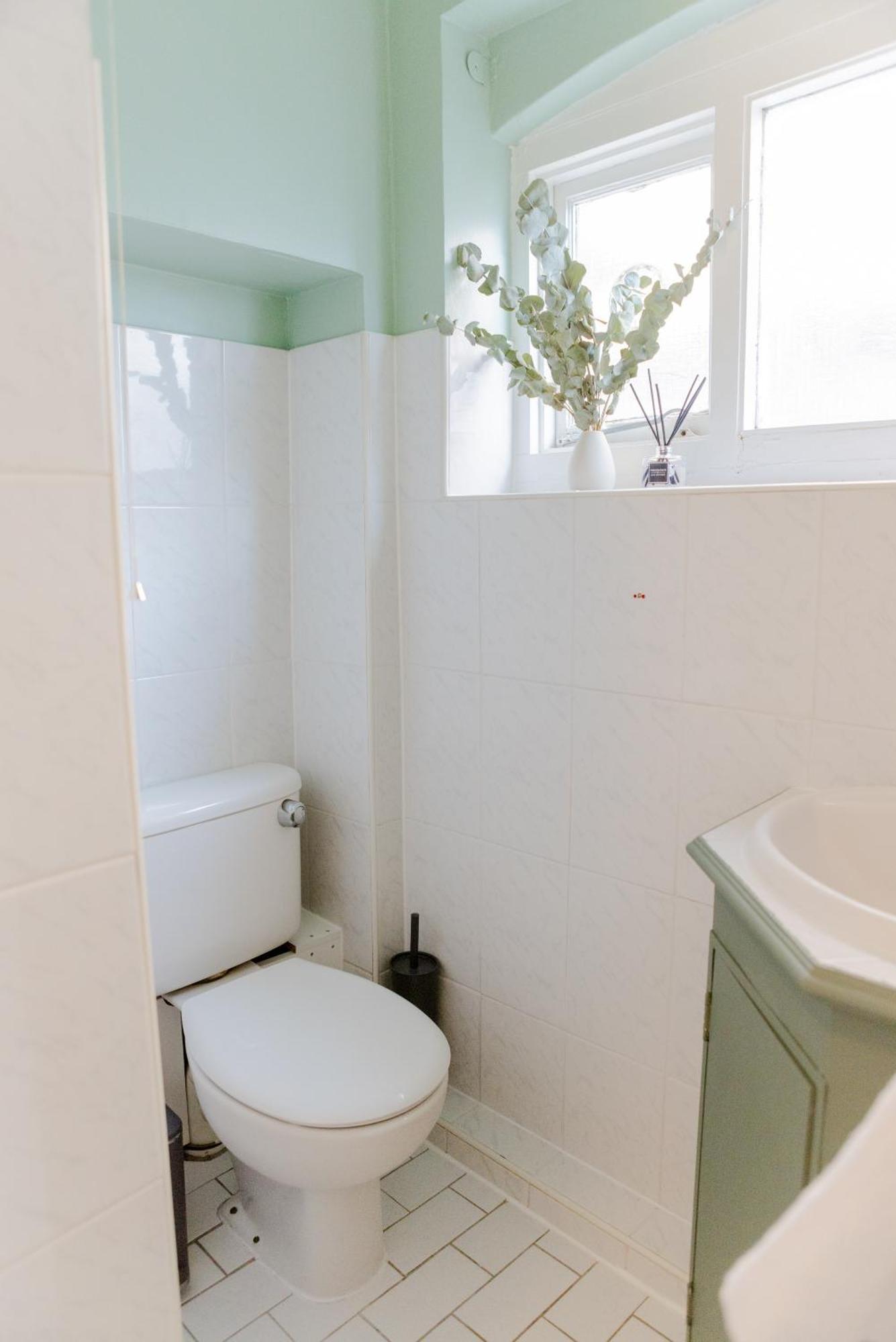 Charming One-bedroom House With Parking And Garden Views - Ealing *