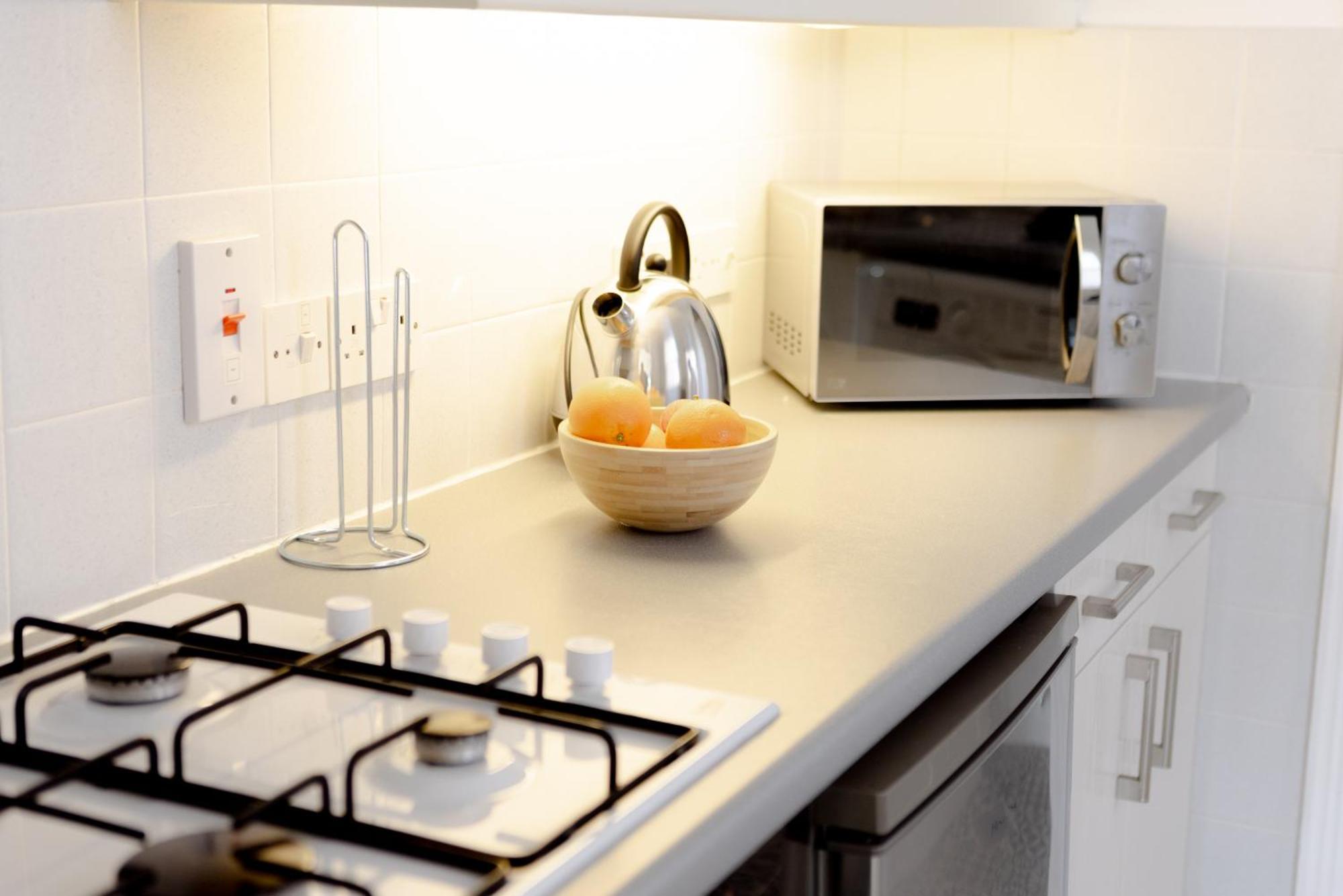 Holiday home Charming One-bedroom House With Parking And Garden Views - Ealing