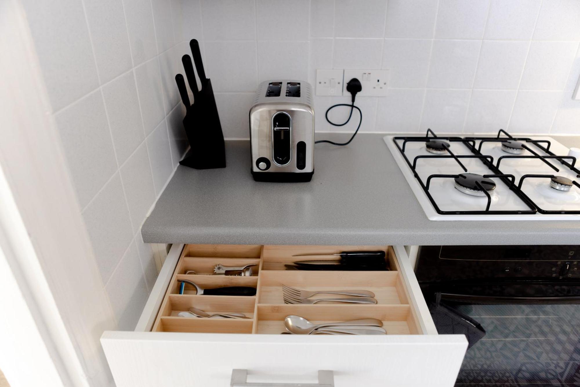 Charming One-bedroom House With Parking And Garden Views - Ealing Semesterbostad *