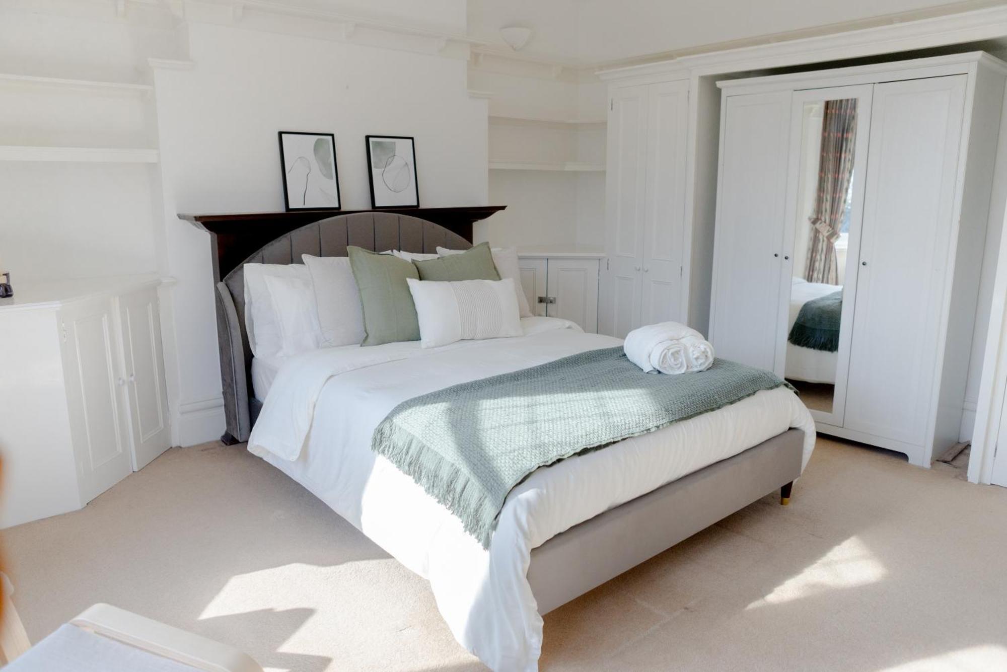Charming One-bedroom House With Parking And Garden Views - Ealing London