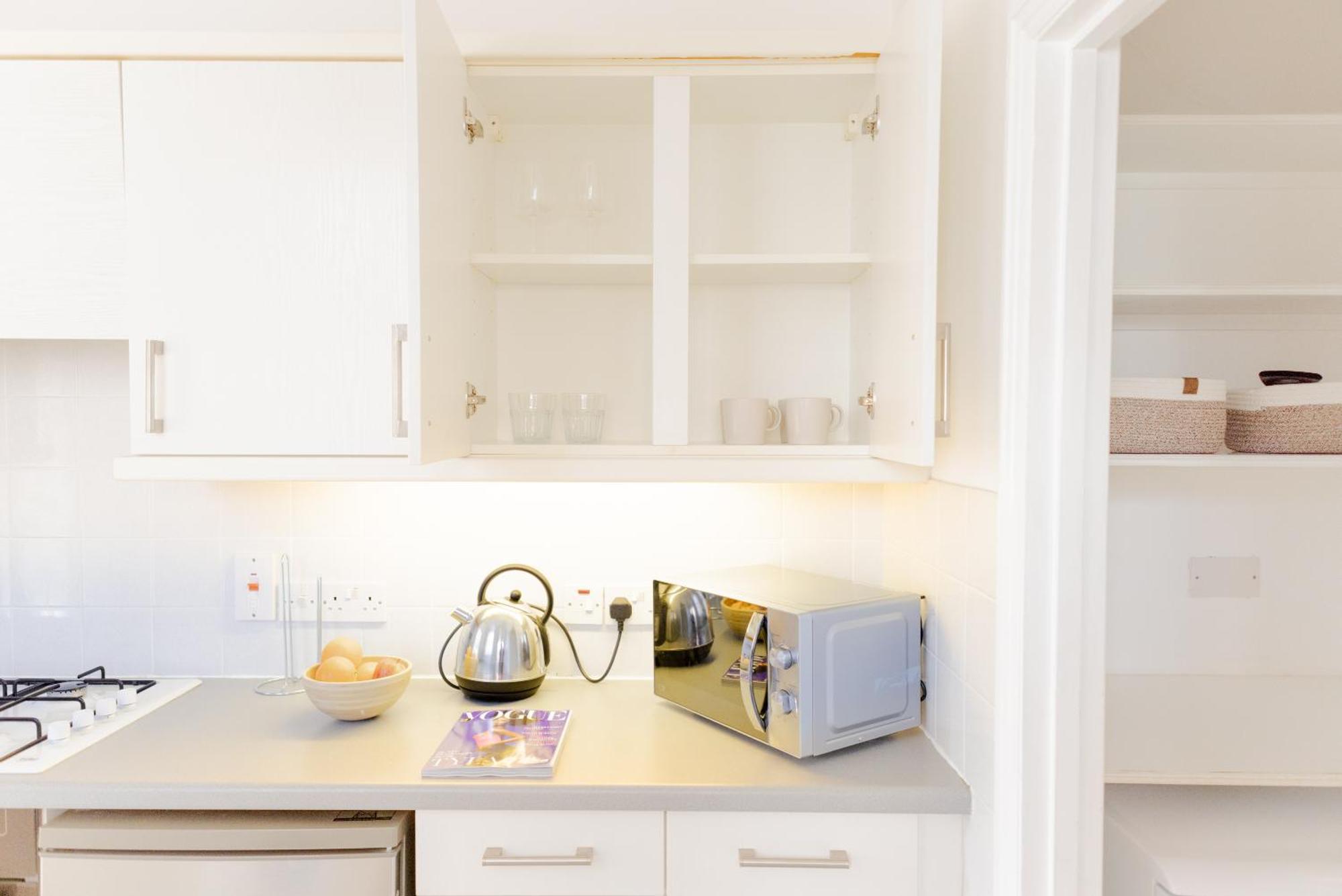 Charming One-bedroom House With Parking And Garden Views - Ealing Holiday home