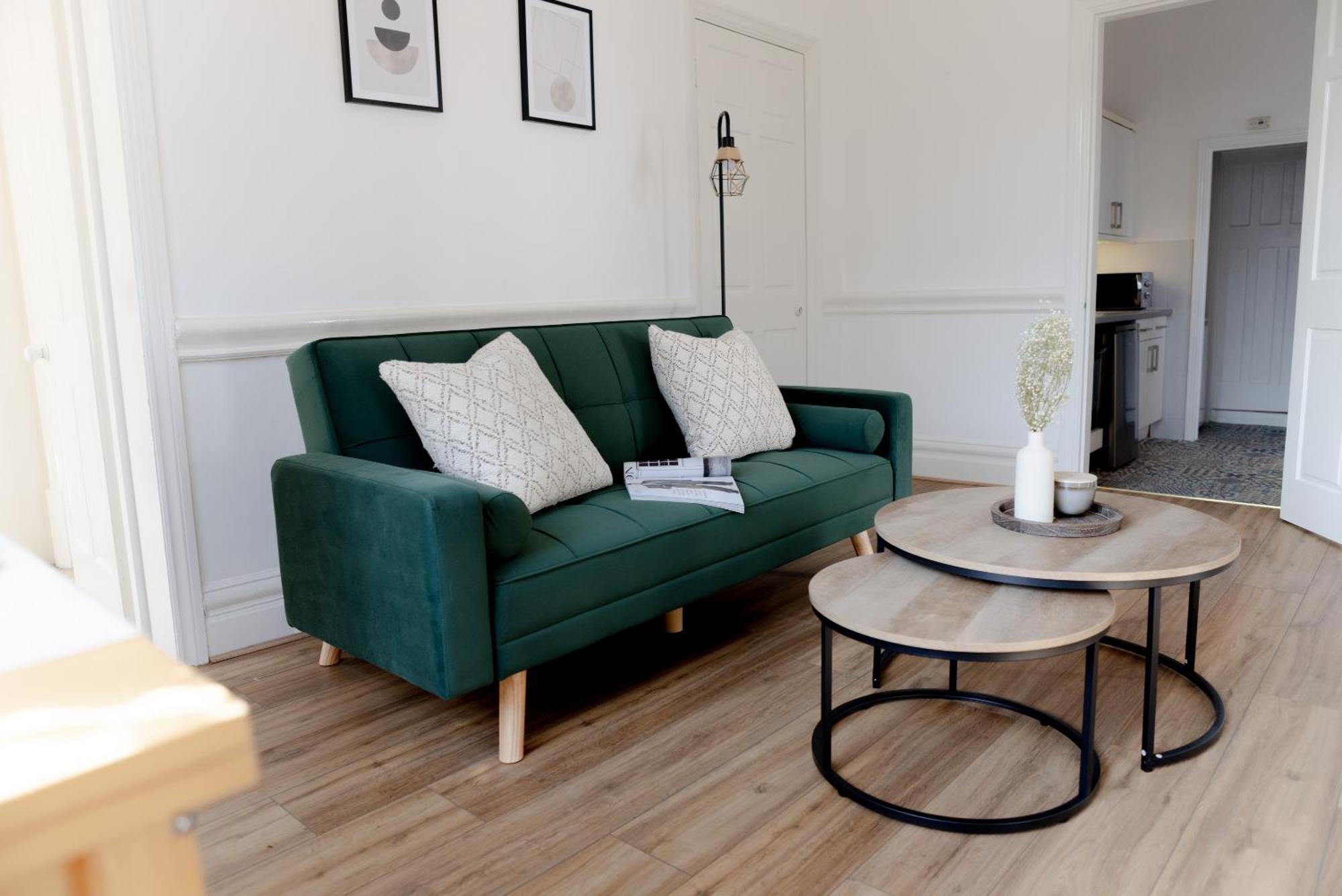 Charming One-bedroom House With Parking And Garden Views - Ealing London