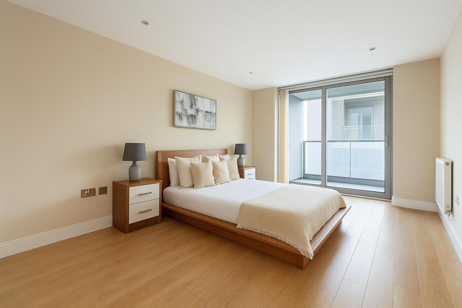 Stylish 1-bed Flat In Greenwich - Steps From Dlr & Views