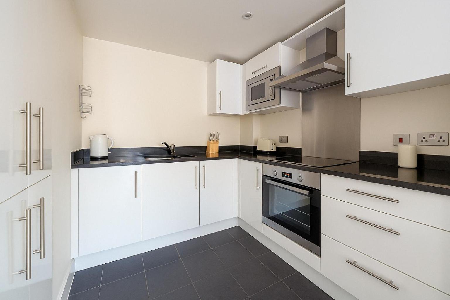 Stylish 1-bed Flat In Greenwich - Steps From Dlr & Views