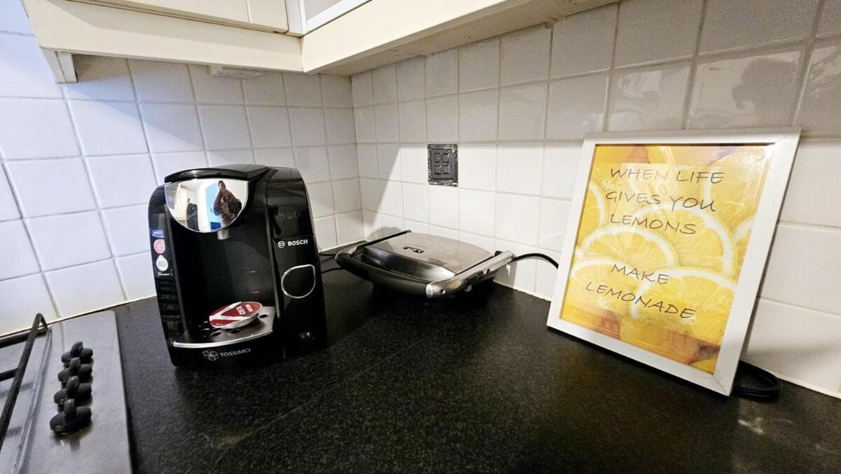 Beautiful Spacious 2 Bed Flat With 2 Parking Near Wembley Stadium * London