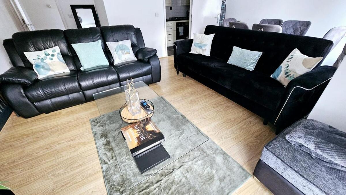 Lejlighed Beautiful Spacious 2 Bed Flat With 2 Parking Near Wembley Stadium