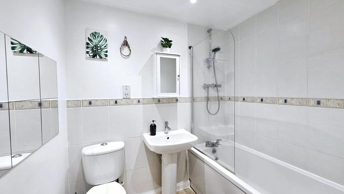 Lejlighed Beautiful Spacious 2 Bed Flat With 2 Parking Near Wembley Stadium London