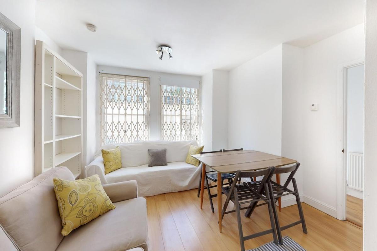 Apartment Bright 2-bed Garden Flat In West Kensington London