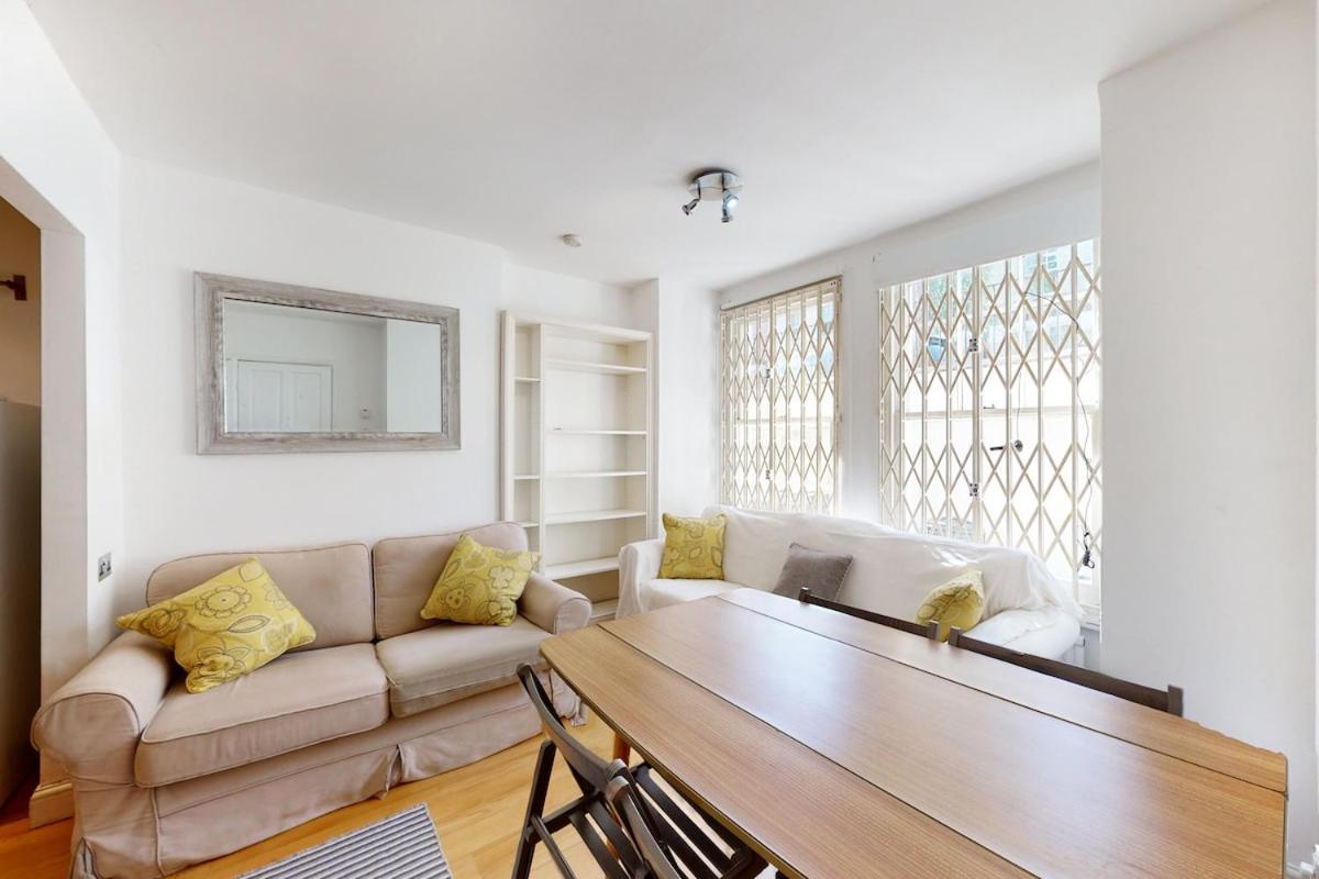 Apartment Bright 2-bed Garden Flat In West Kensington