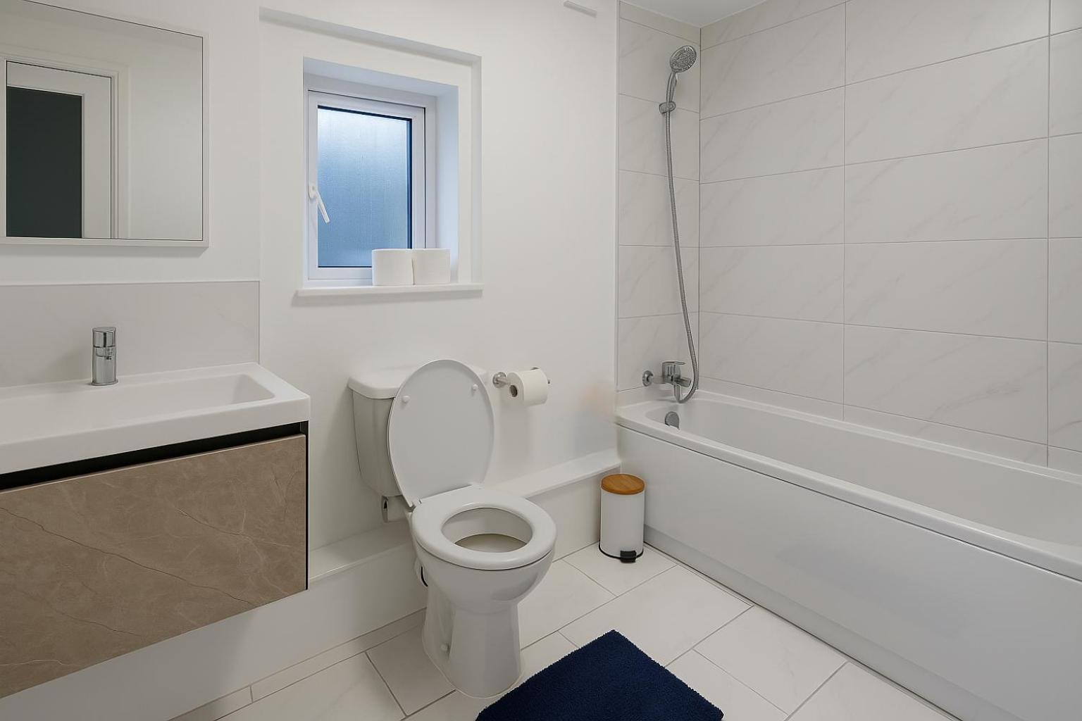 Spacious 4Br Home Near Abba Stadium Tube -Zone 2 London