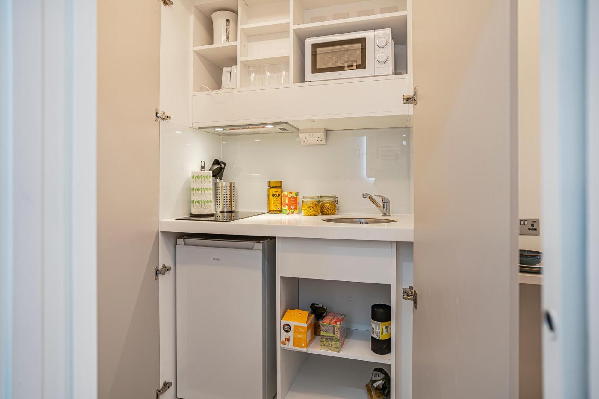 Modern Nw2 Self Check-in Pet Friendly London