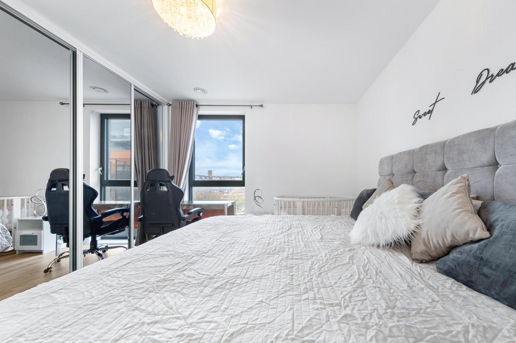 Spacious Modern 2br In The Heart Of Appartement Londen