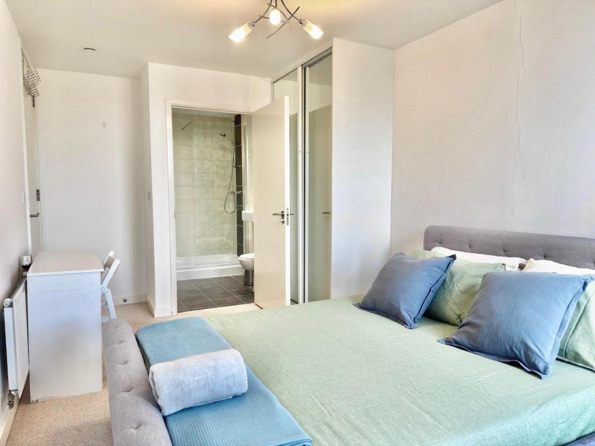 Stylish 2-bed Flat With Parking London