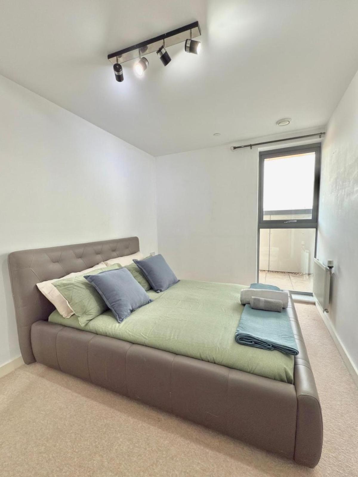 Stylish 2-bed Flat With Parking Appartement *