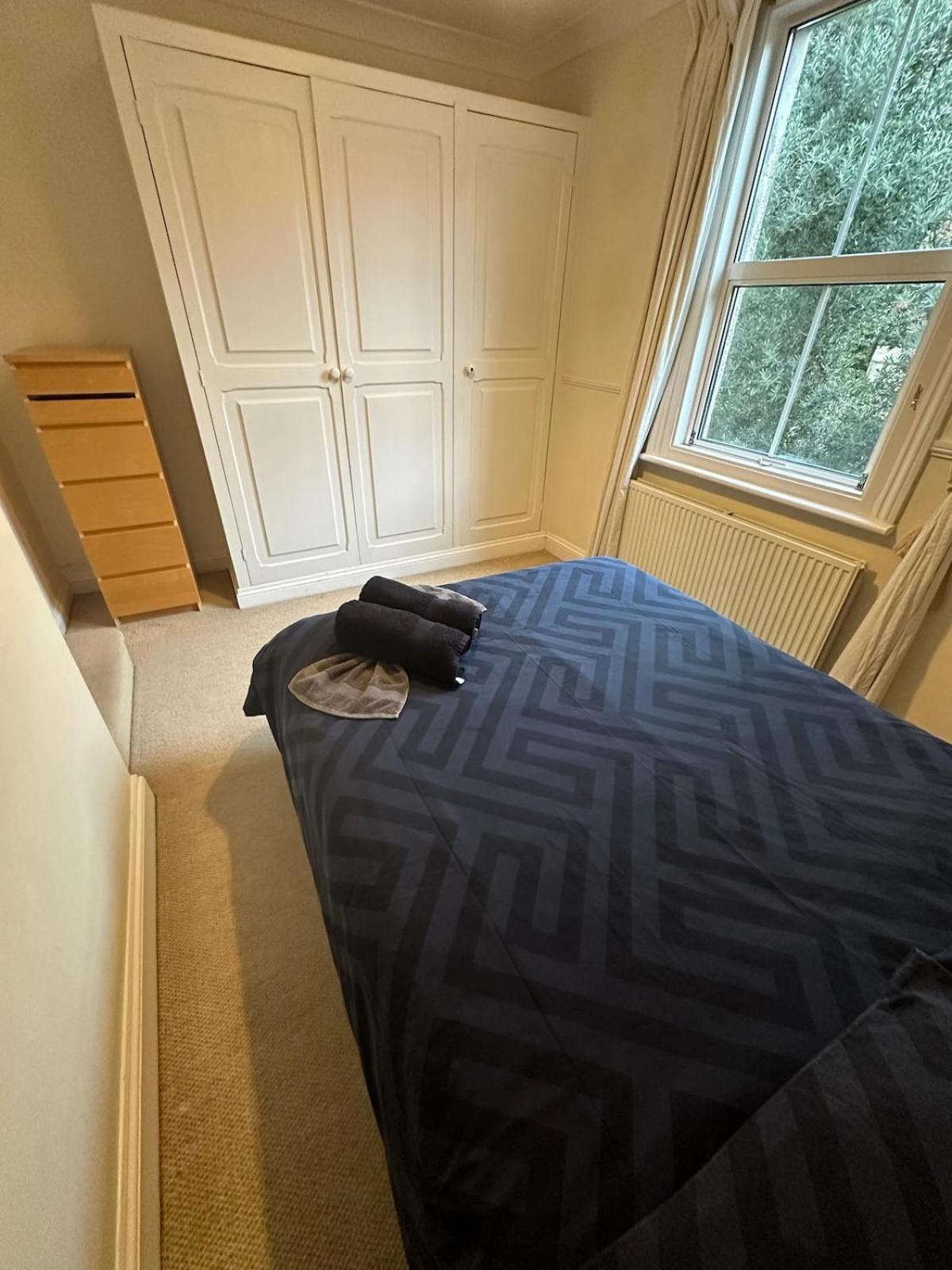 Dancer Road - Cosy 2 Bed Flat
