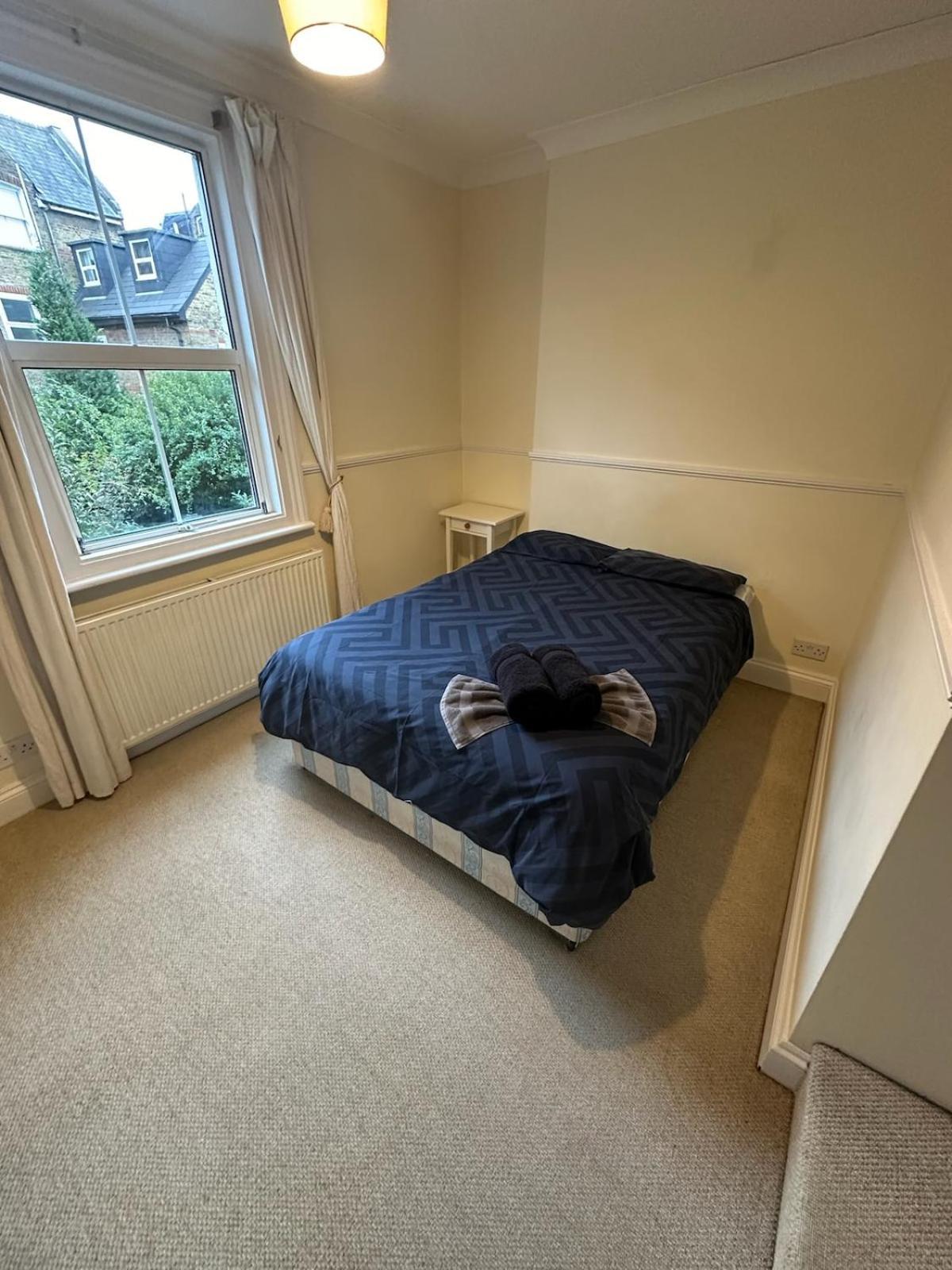 Dancer Road - Cosy 2 Bed Flat