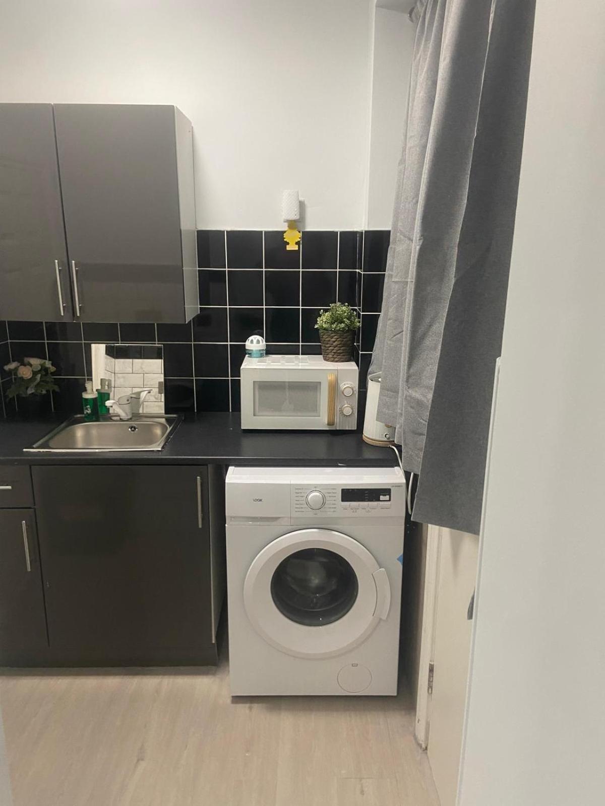 Apartment W3 London