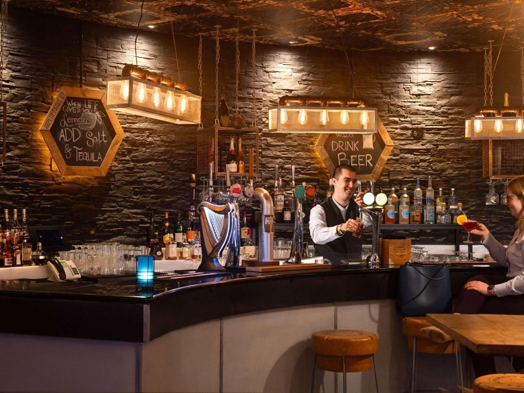 Novotel Tower Bridge Hotel 4*