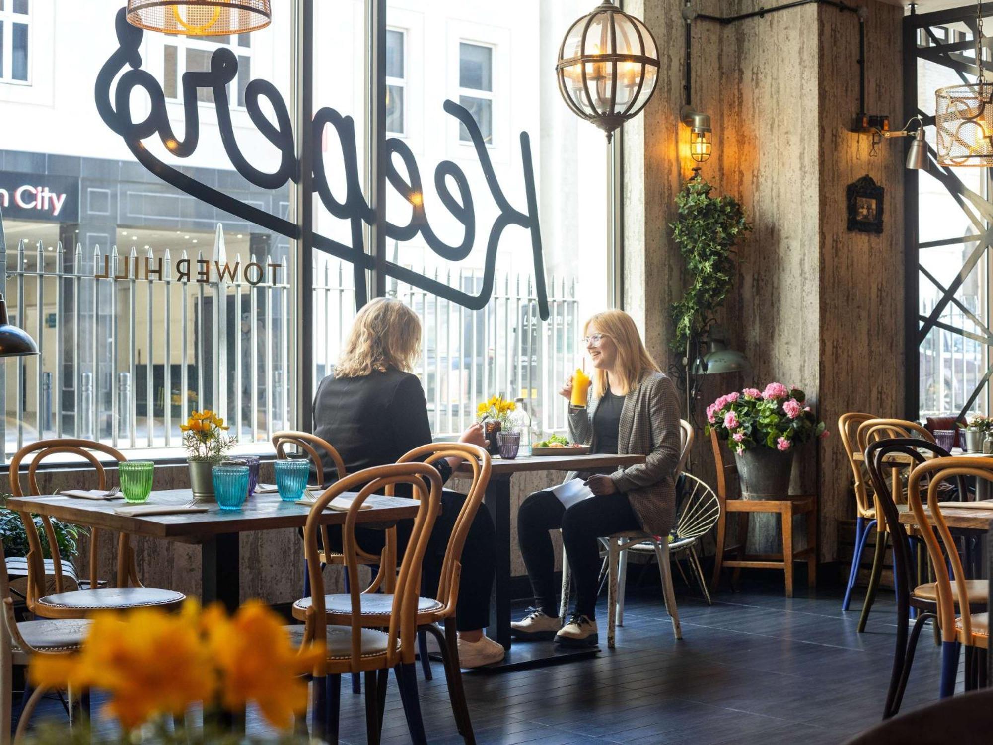 Novotel Tower Bridge Hotel 4*