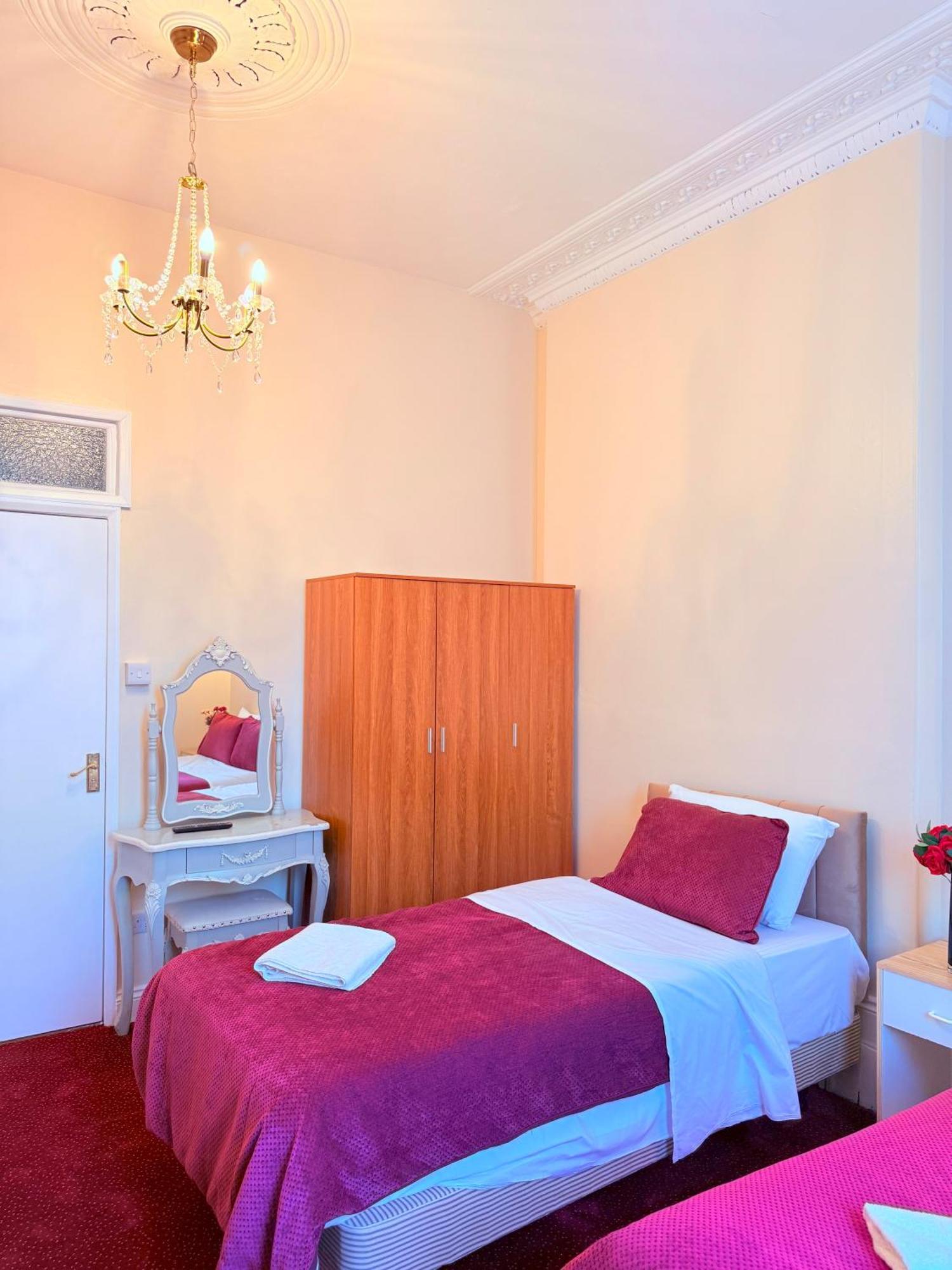 Hotell Albro House