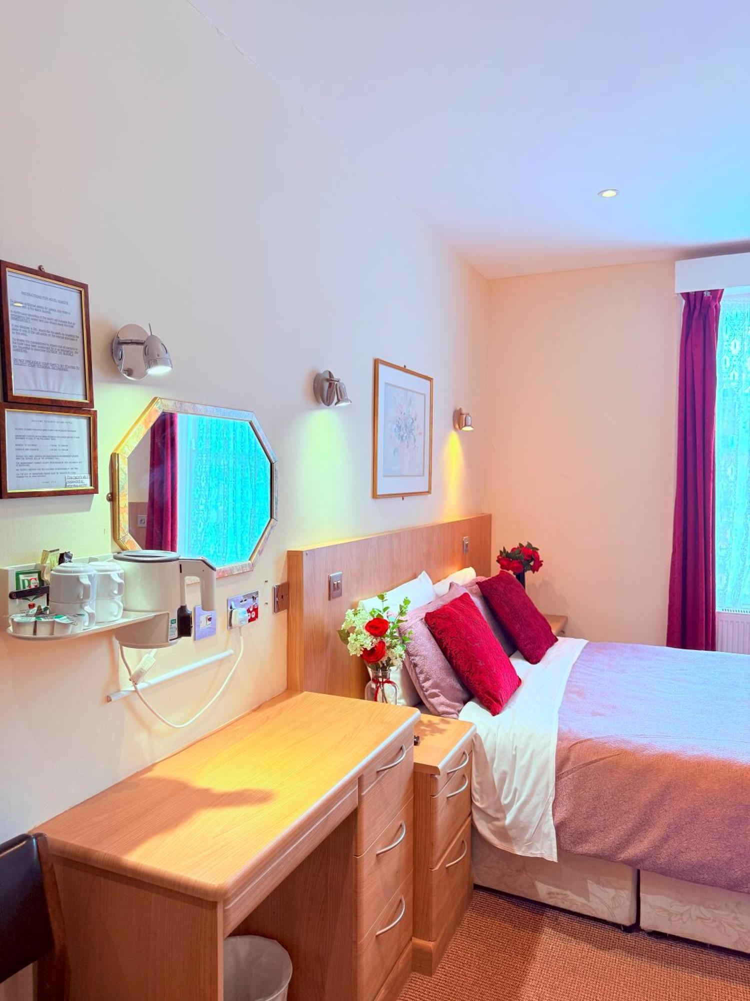 Albro House Hotell