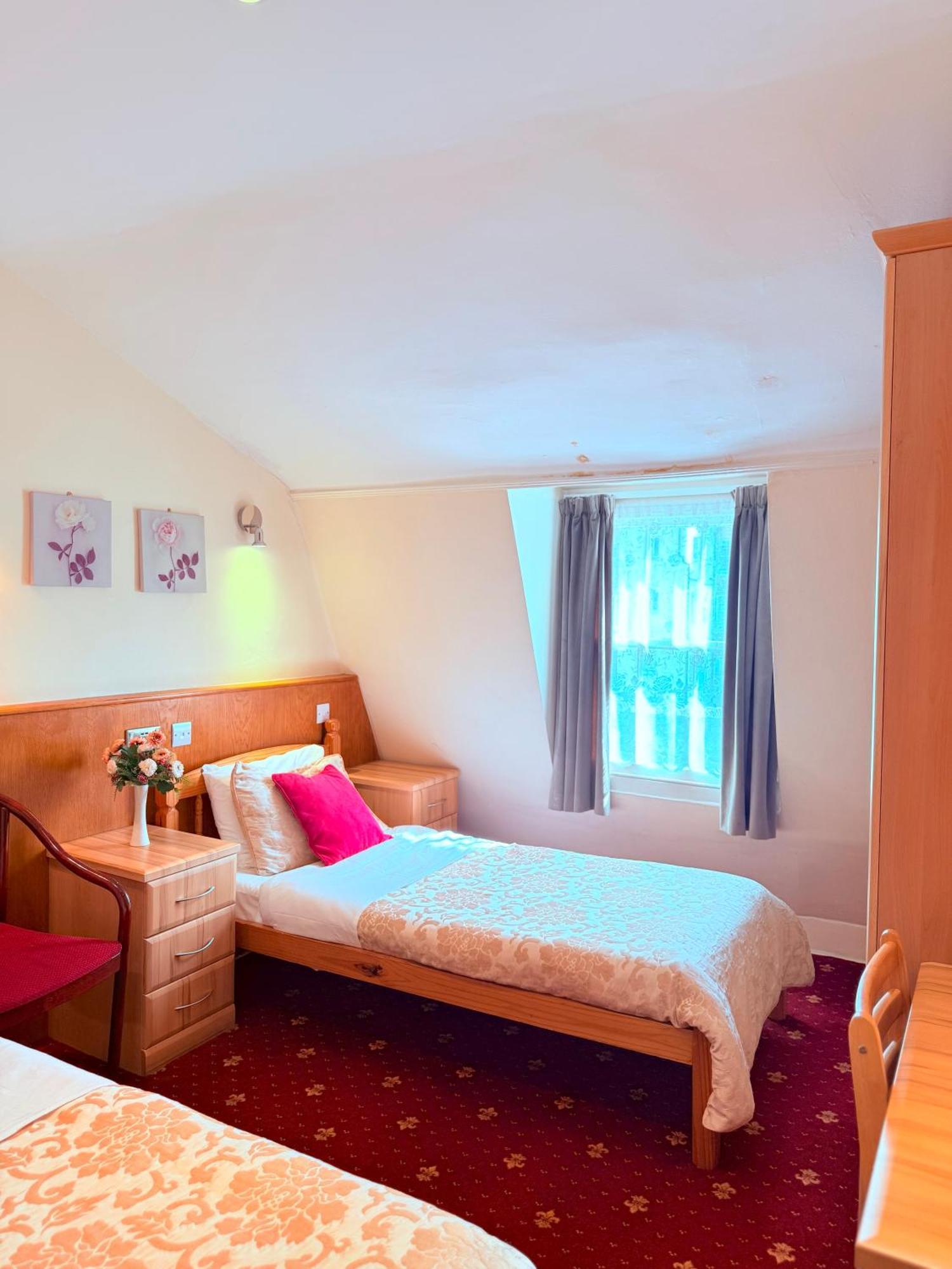 Hotell Albro House 2*