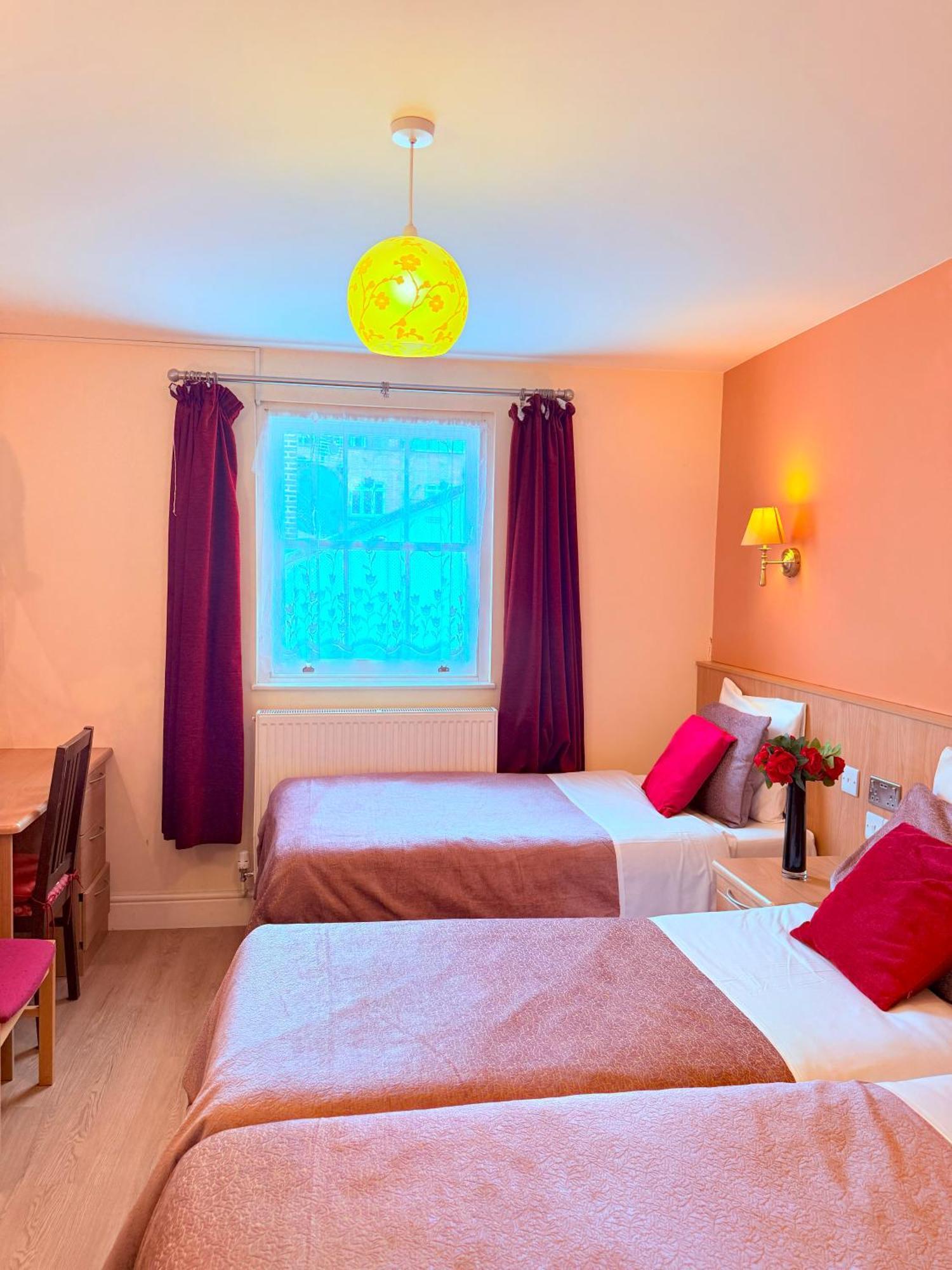 Albro House Hotell