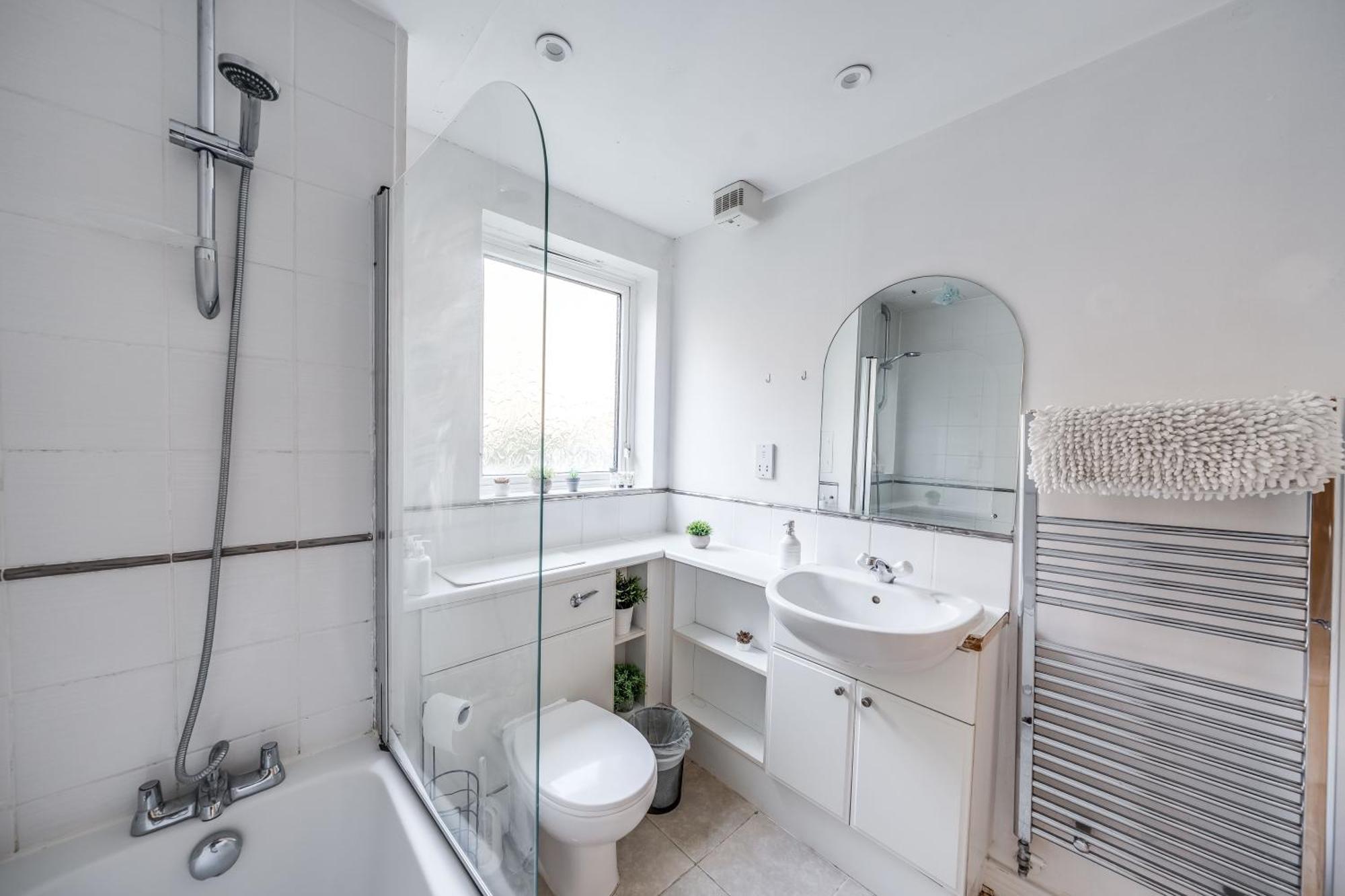 Canary Wharf O2 Excel Flat With Parking & Balcony Apartment London