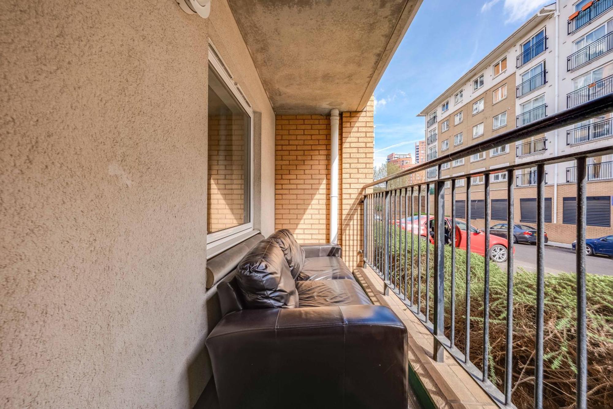 Apartment Canary Wharf O2 Excel Flat With Parking & Balcony London